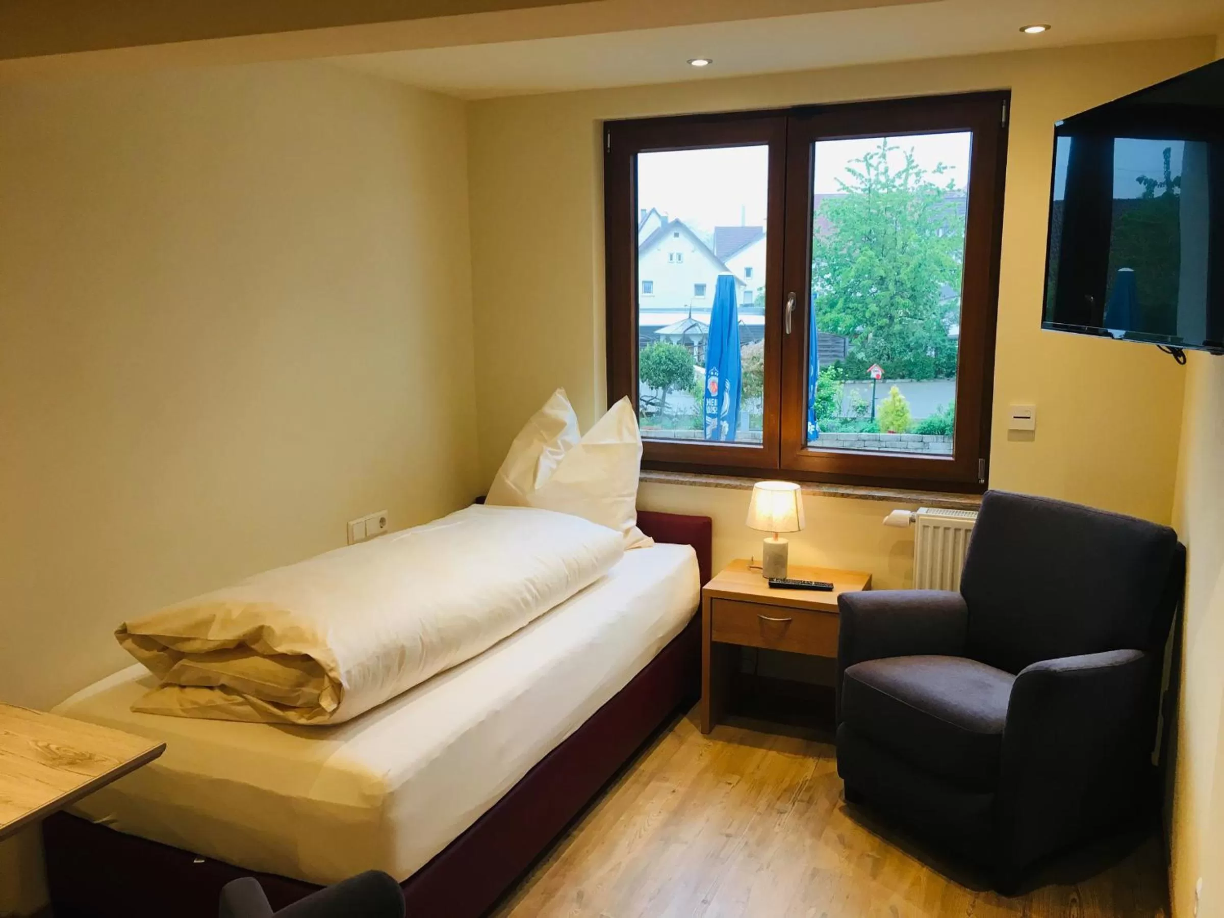 Bedroom, Bed in Gasthof zum Ochsen