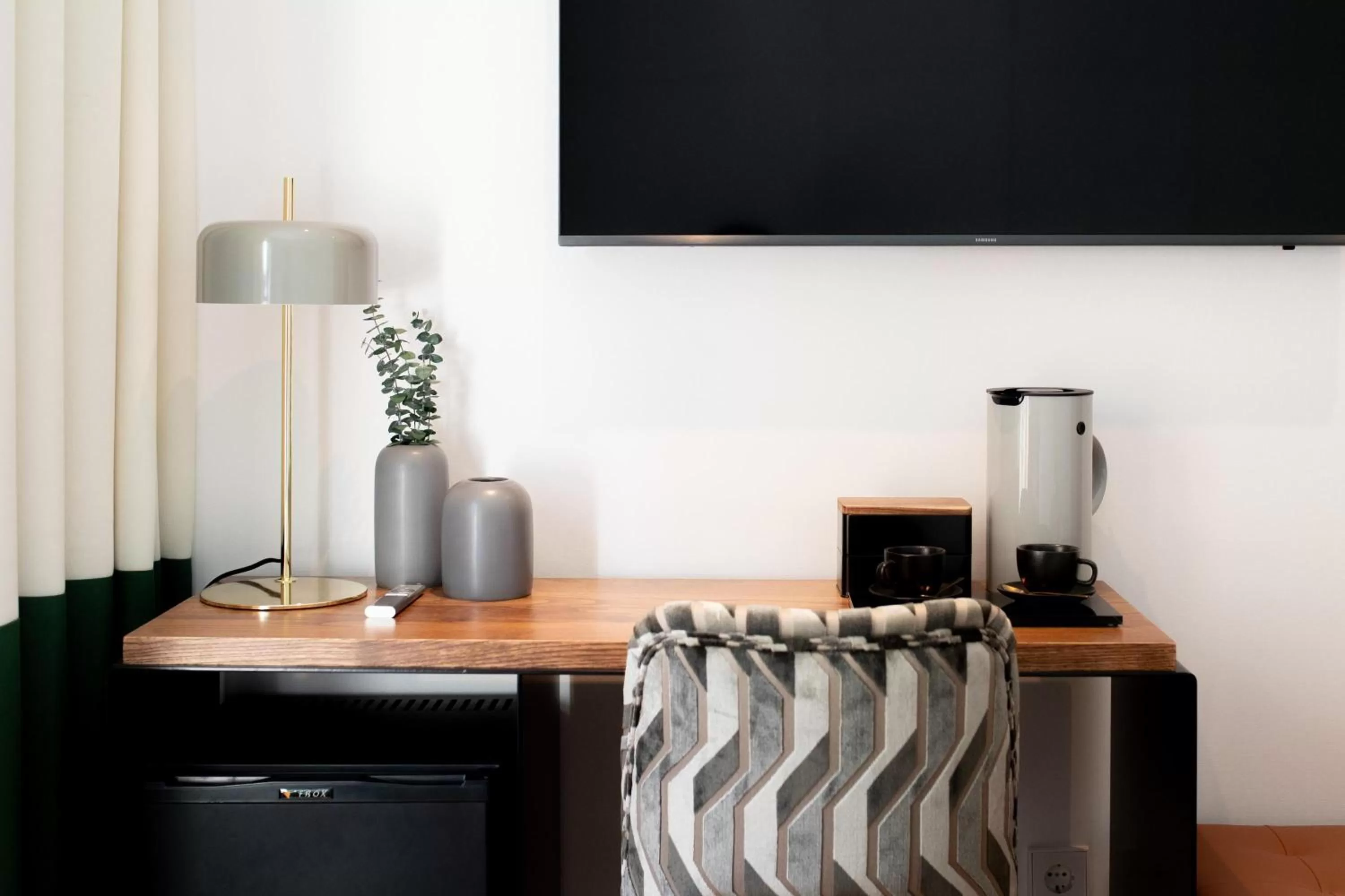 Coffee/tea facilities in Room Mate Cosmo - City Centre, Valencia