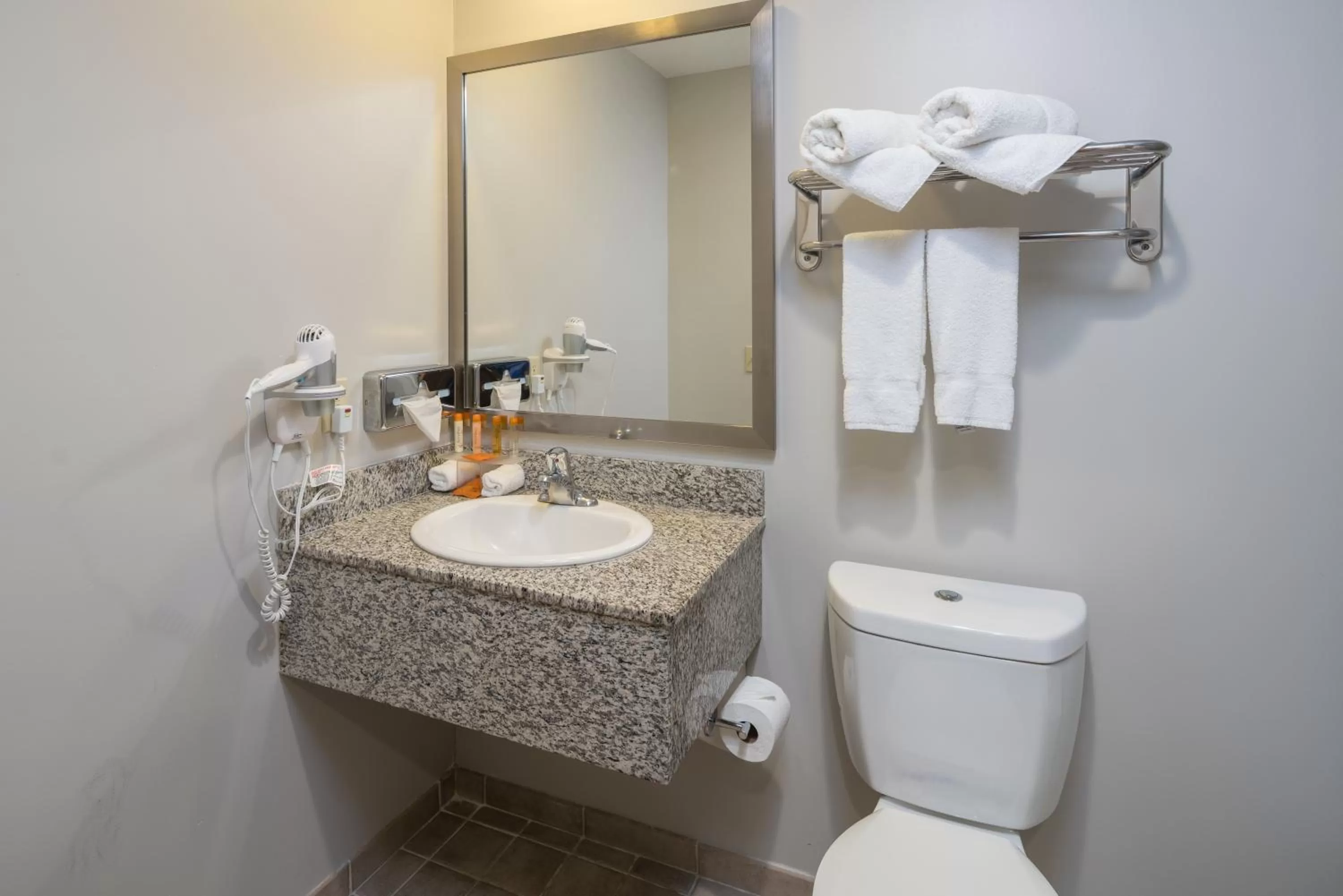 Bathroom in Hotel Aura SFO Airport FREE SHUTTLE