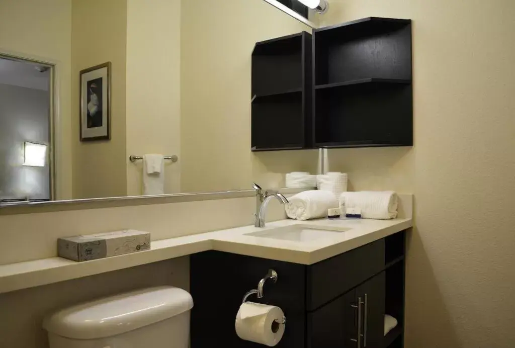 One-Bedroom Suite with Two Queen Beds in Candlewood Suites Belle Vernon by IHG One-Bedroom Suite with Two Queen Beds in Candlewood Suites Belle Vernon by IHG