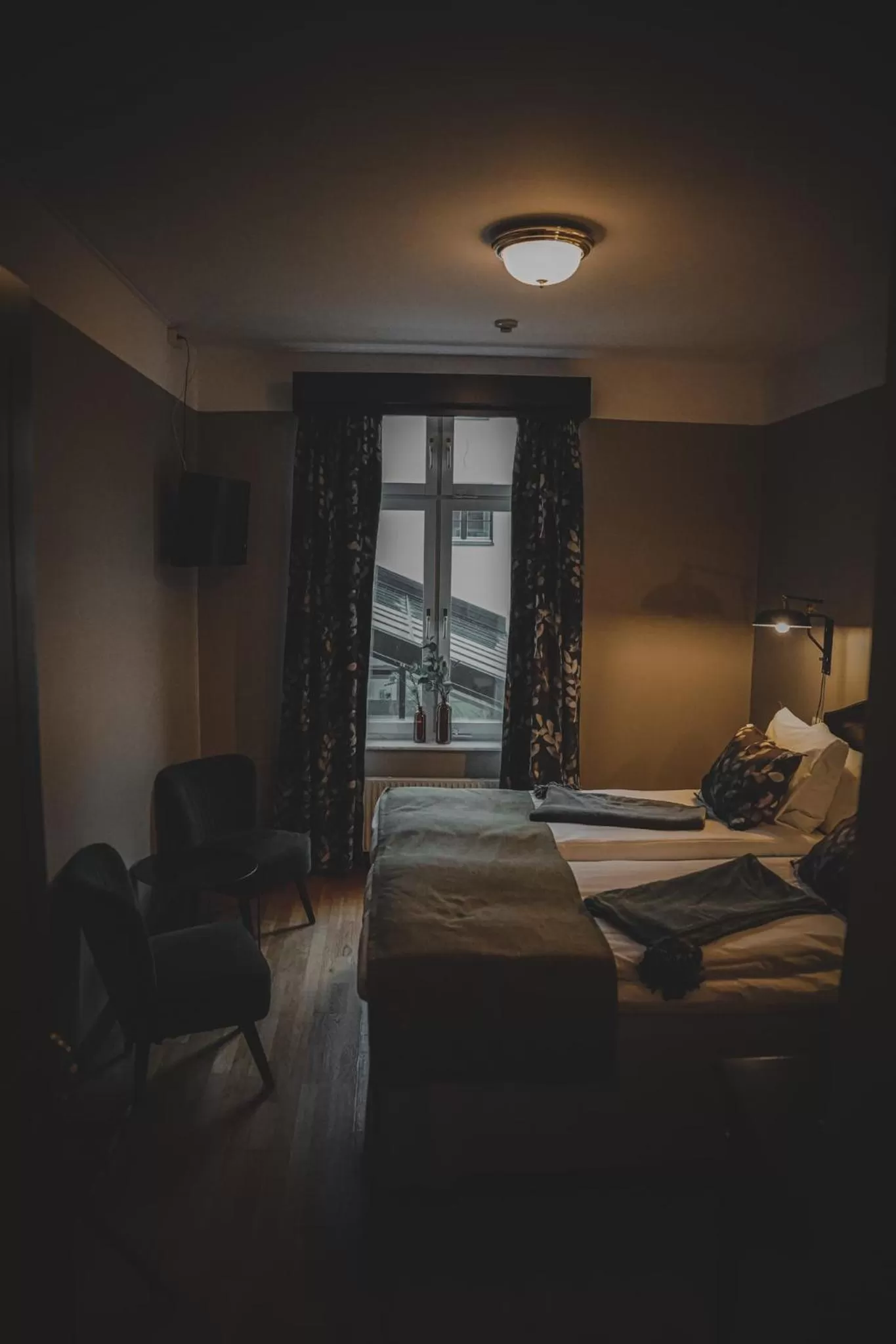 Photo of the whole room, Bed in Mojo Hotell