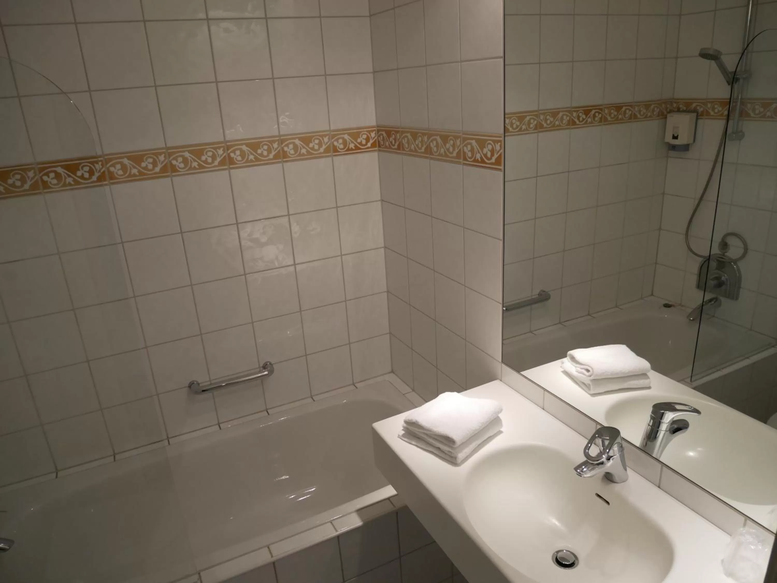 Bathroom in Dreges Hotell - by Classic Norway Hotels