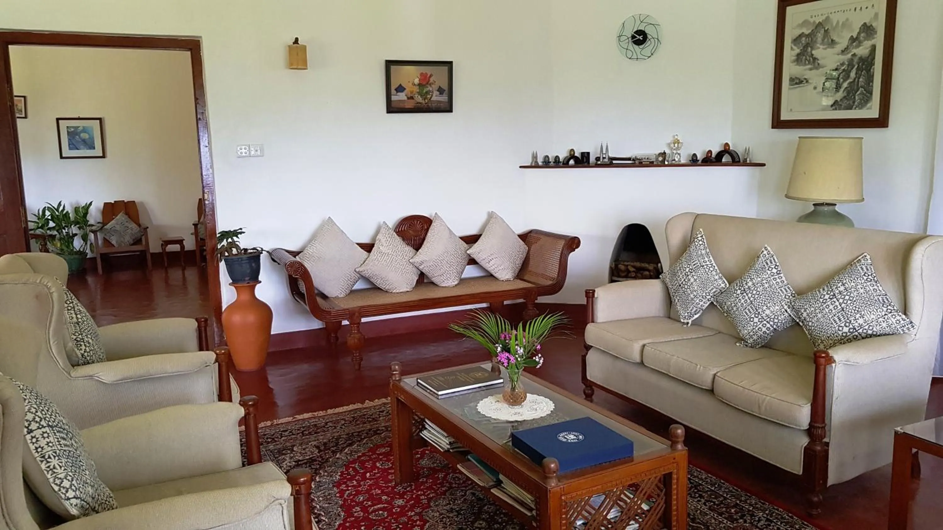 Living room in Hatale Tea Estate Bungalow
