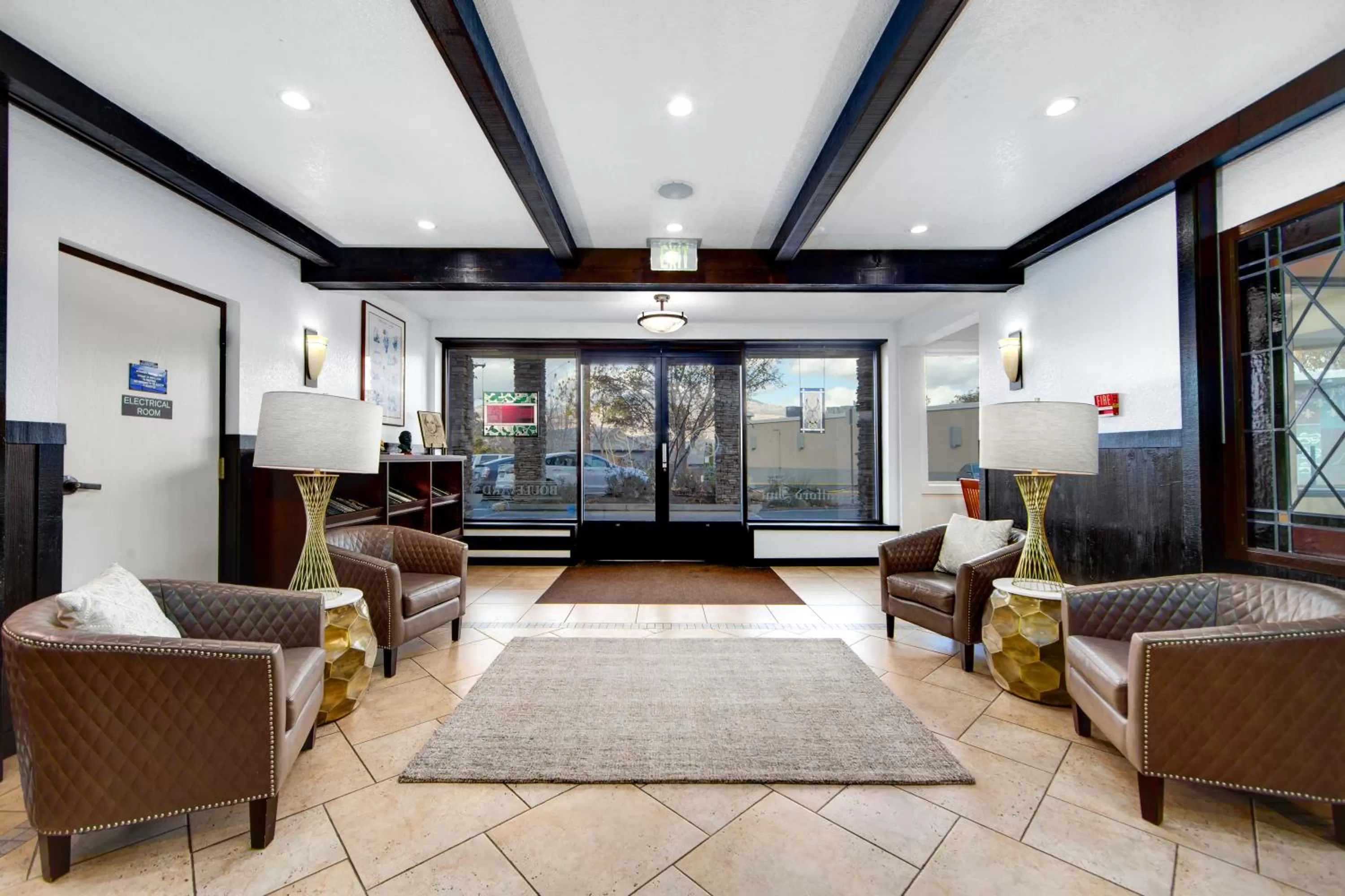 Lobby or reception in Stratford Inn