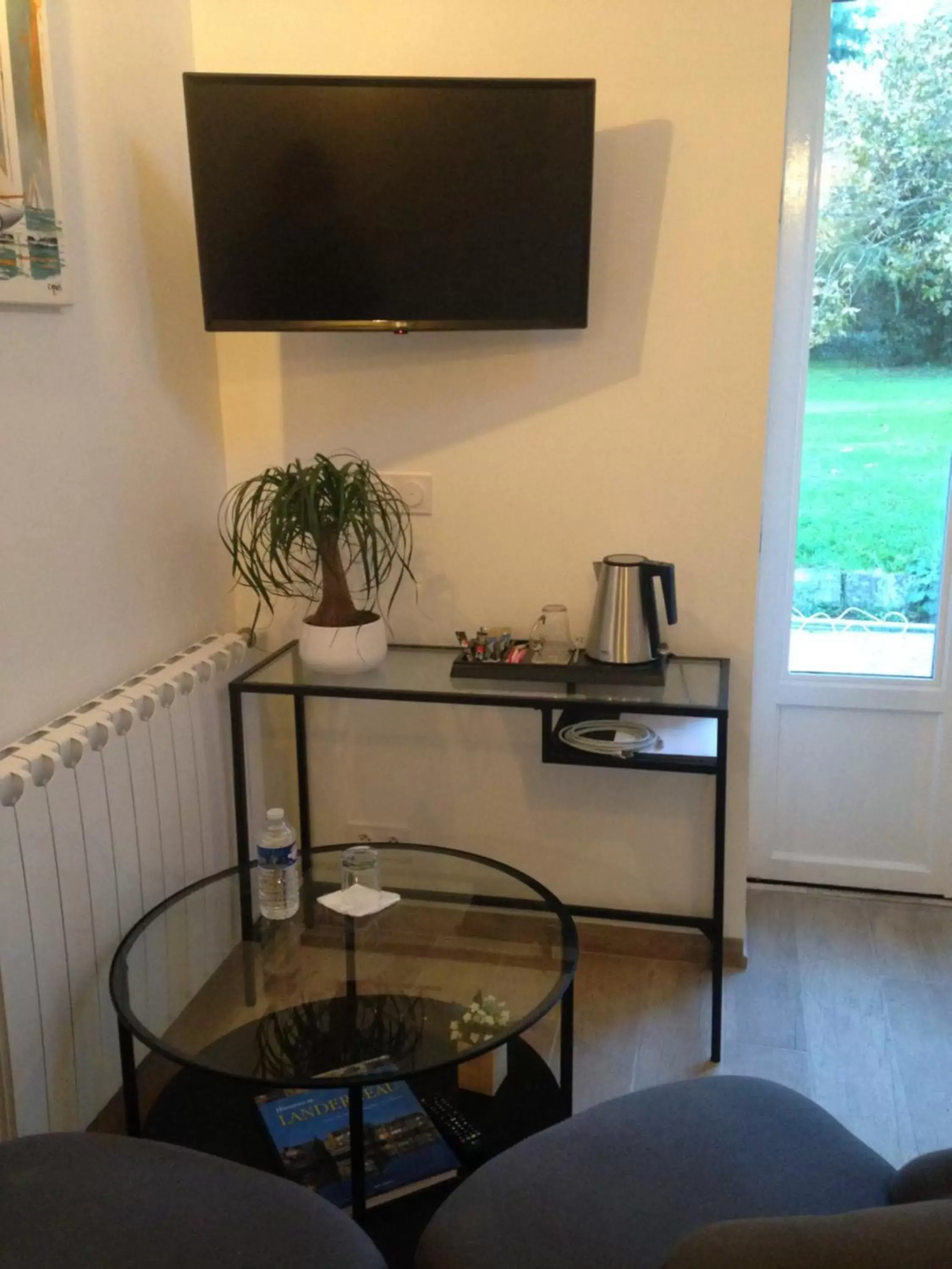 King Suite with Spa Bath in Auberge de Keranden King Suite with Spa Bath in Auberge de Keranden