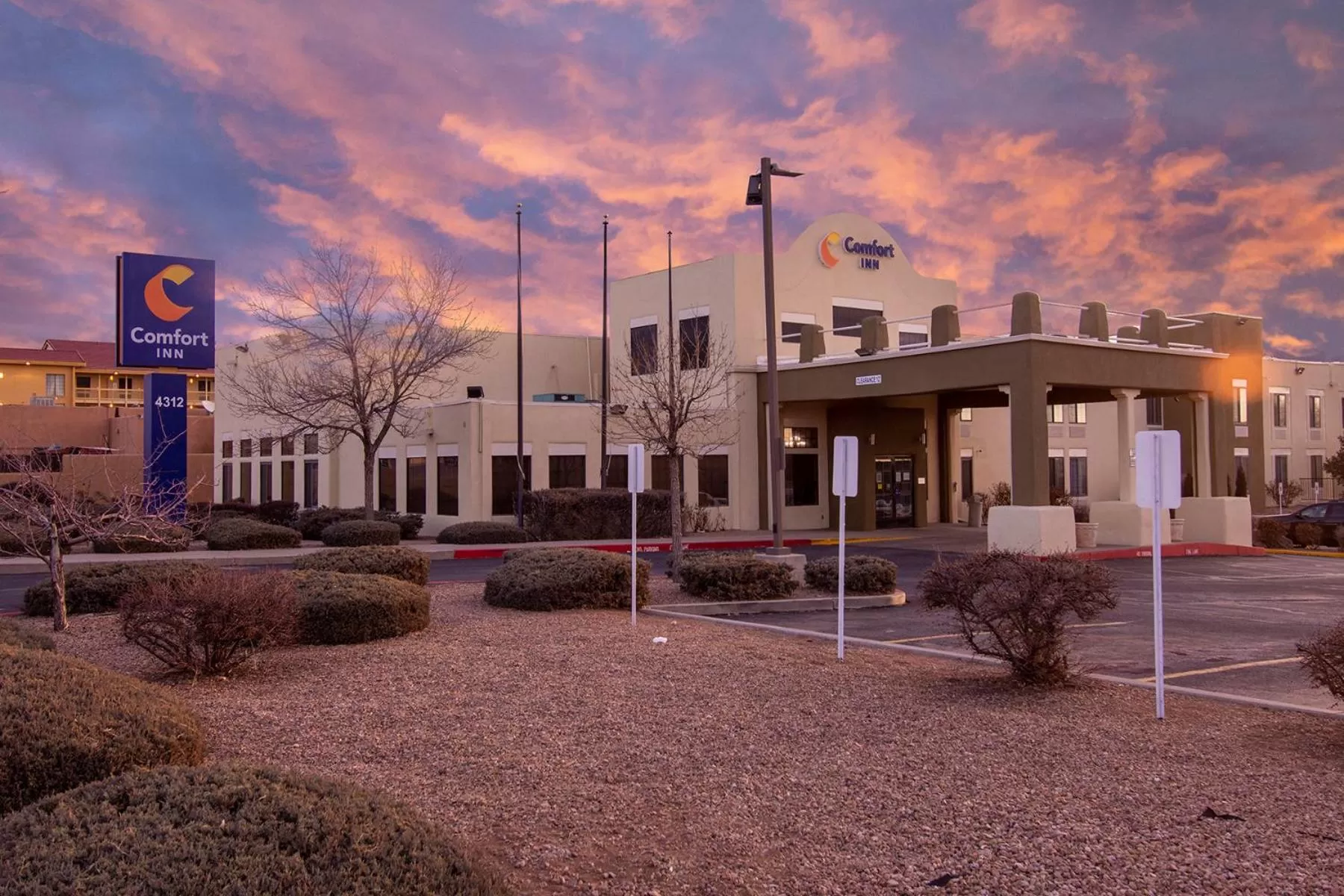 Property building in Comfort Inn Santa Fe South