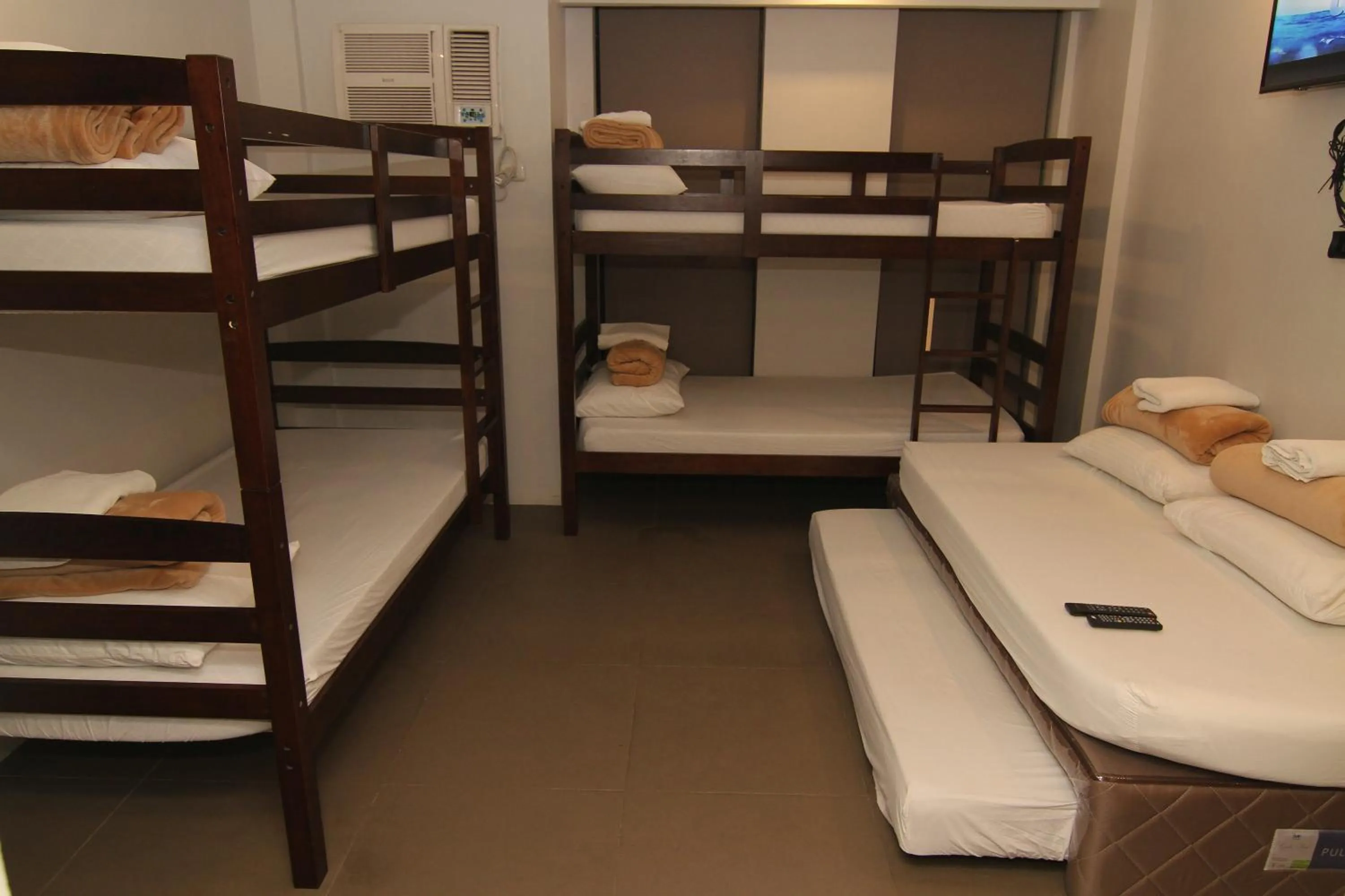 bunk bed, Bed in Mabolo Royal Hotel