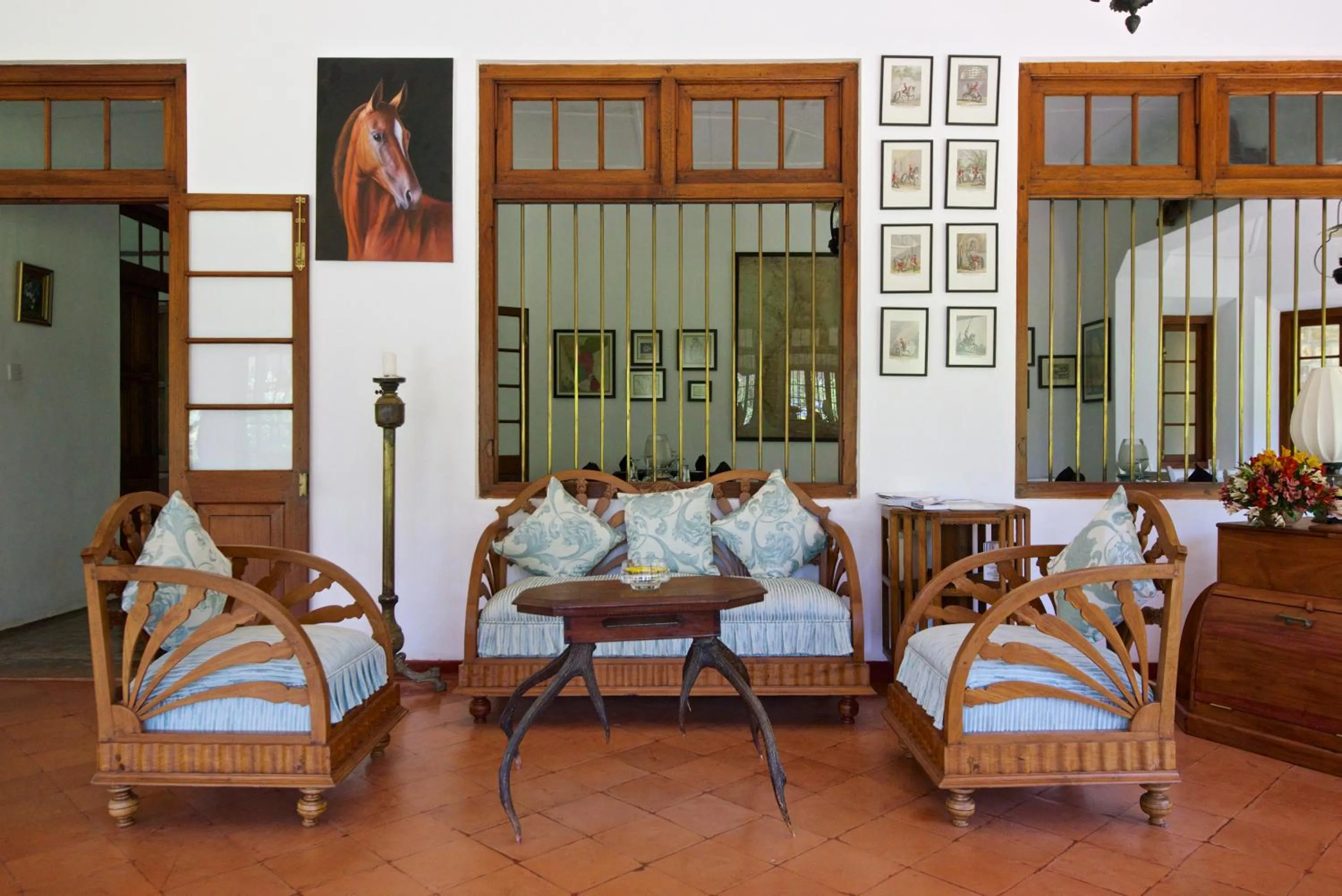 Living room in Mountbatten Bungalow- Thema Collection