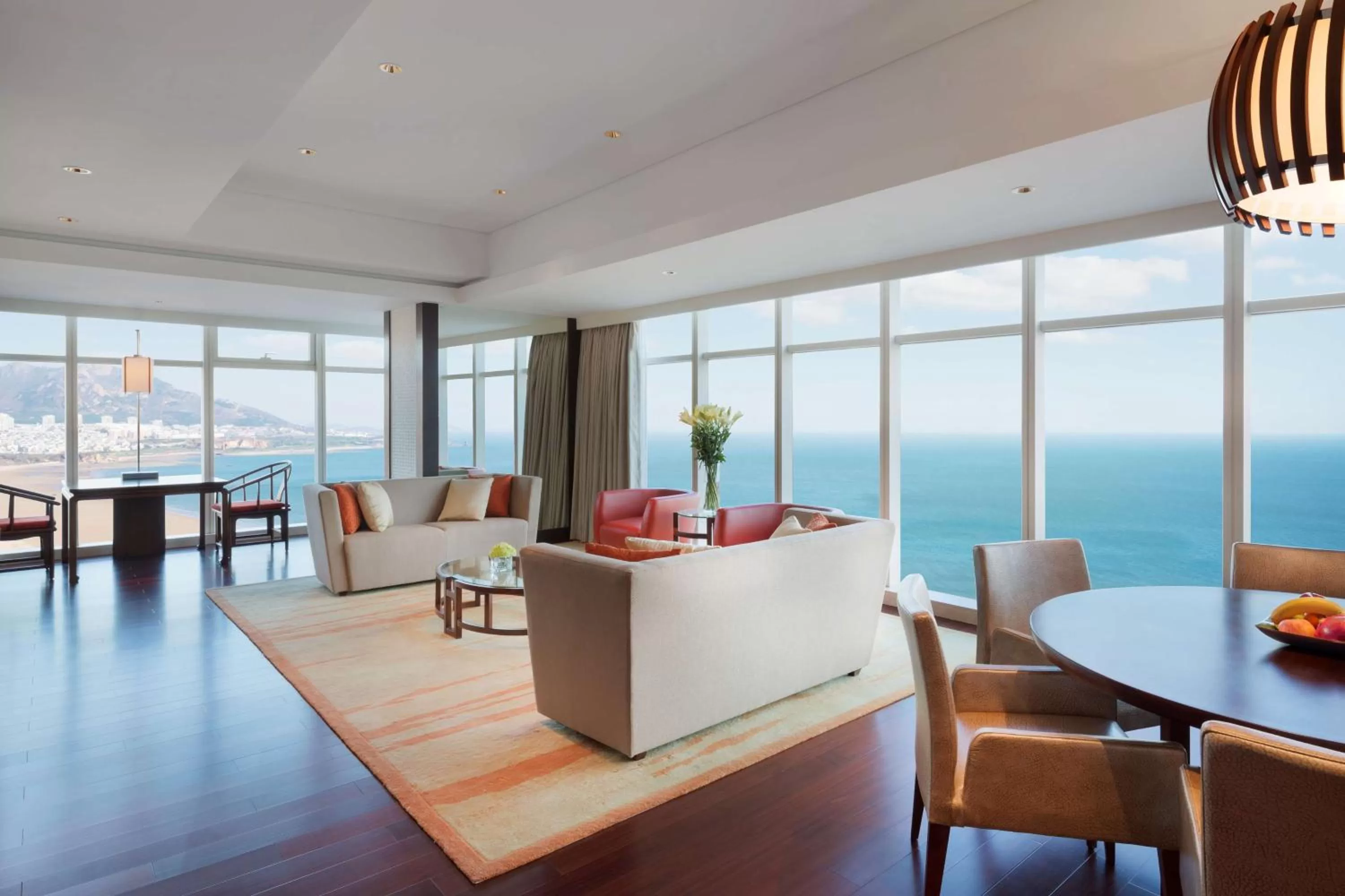 Photo of the whole room in Hyatt Regency Qingdao - Stone old beach - Exhibition Center