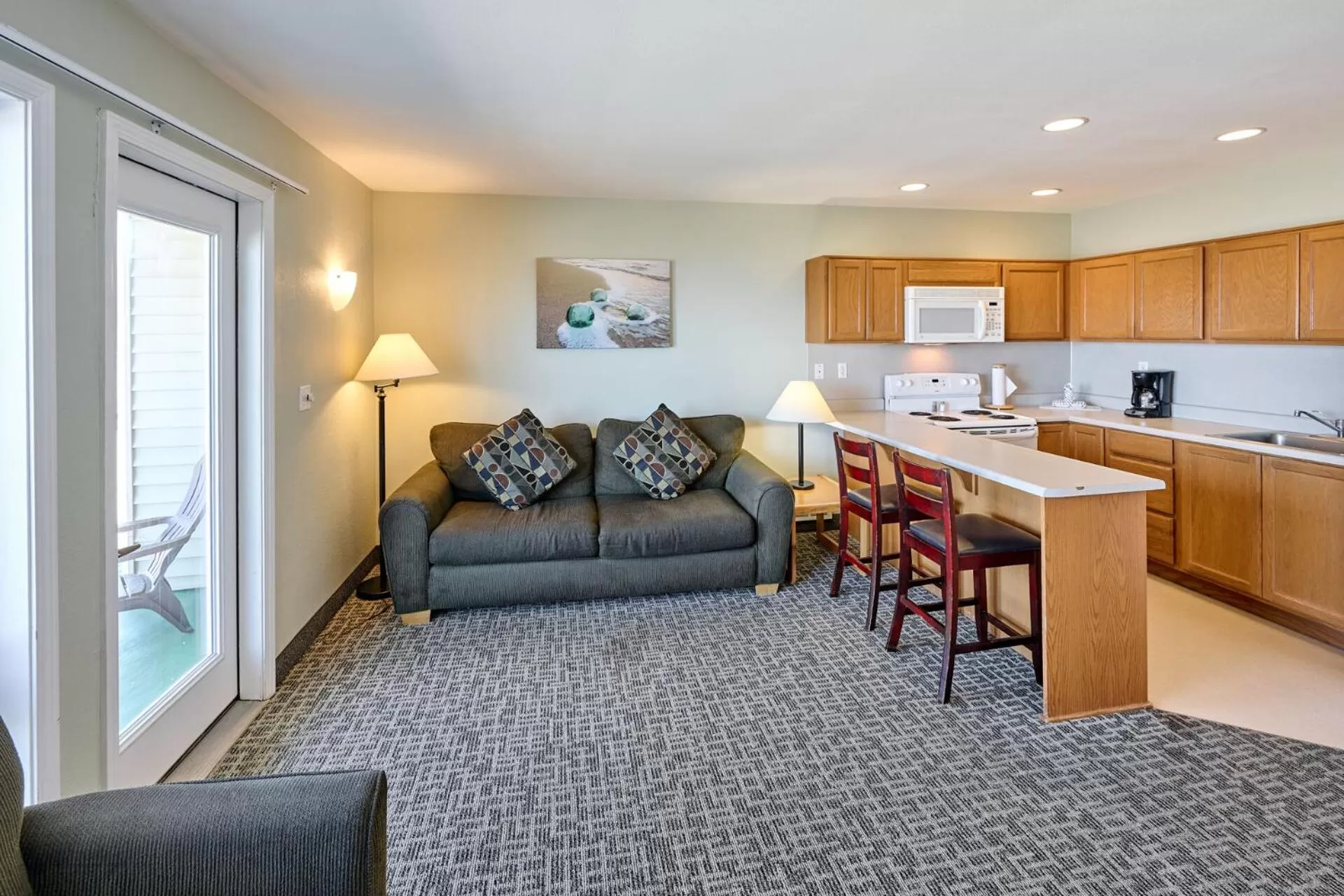 Kitchen or kitchenette, Seating Area in D Sands Rentals