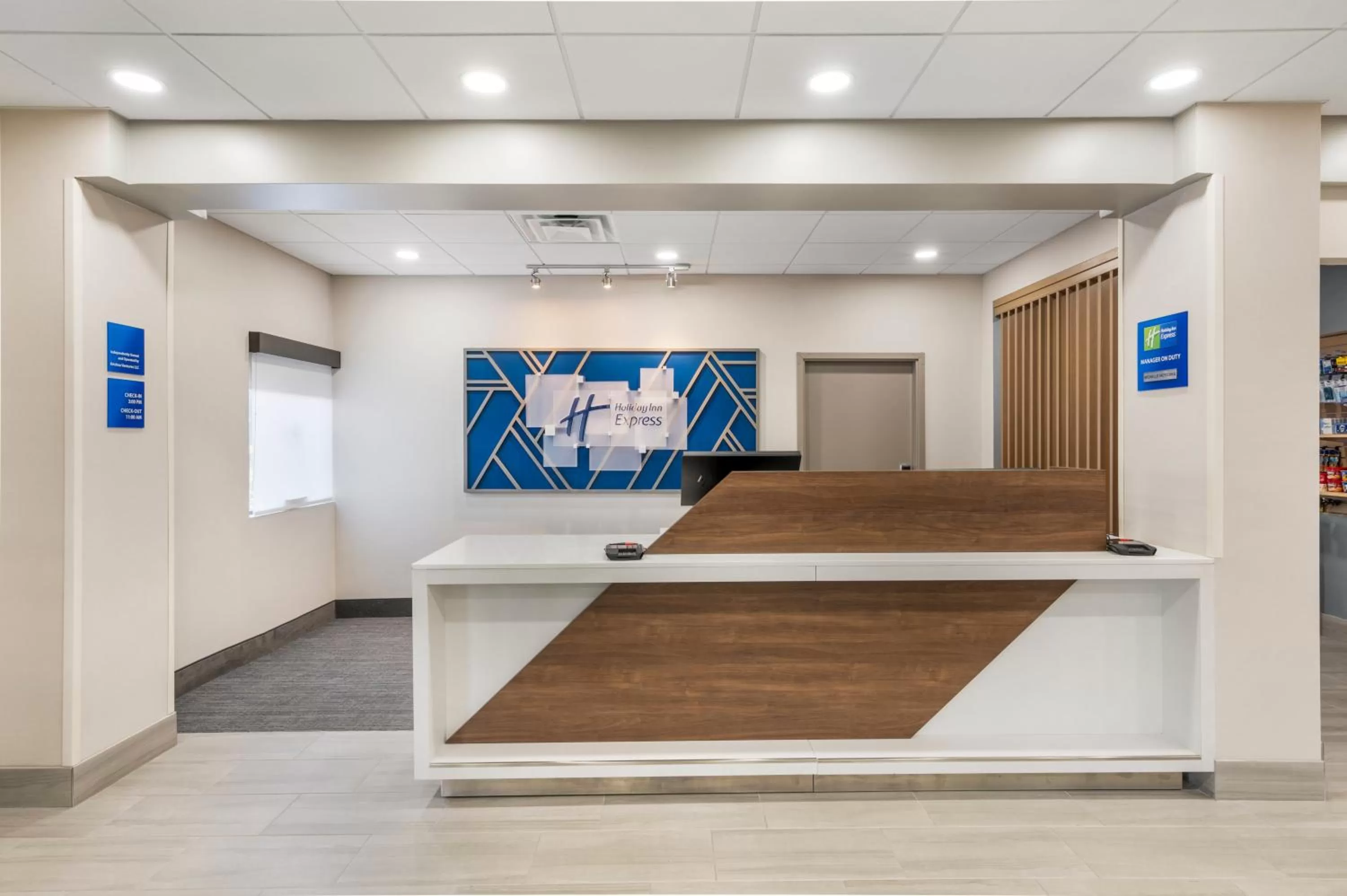 Lobby or reception in Holiday Inn Express Greencastle by IHG