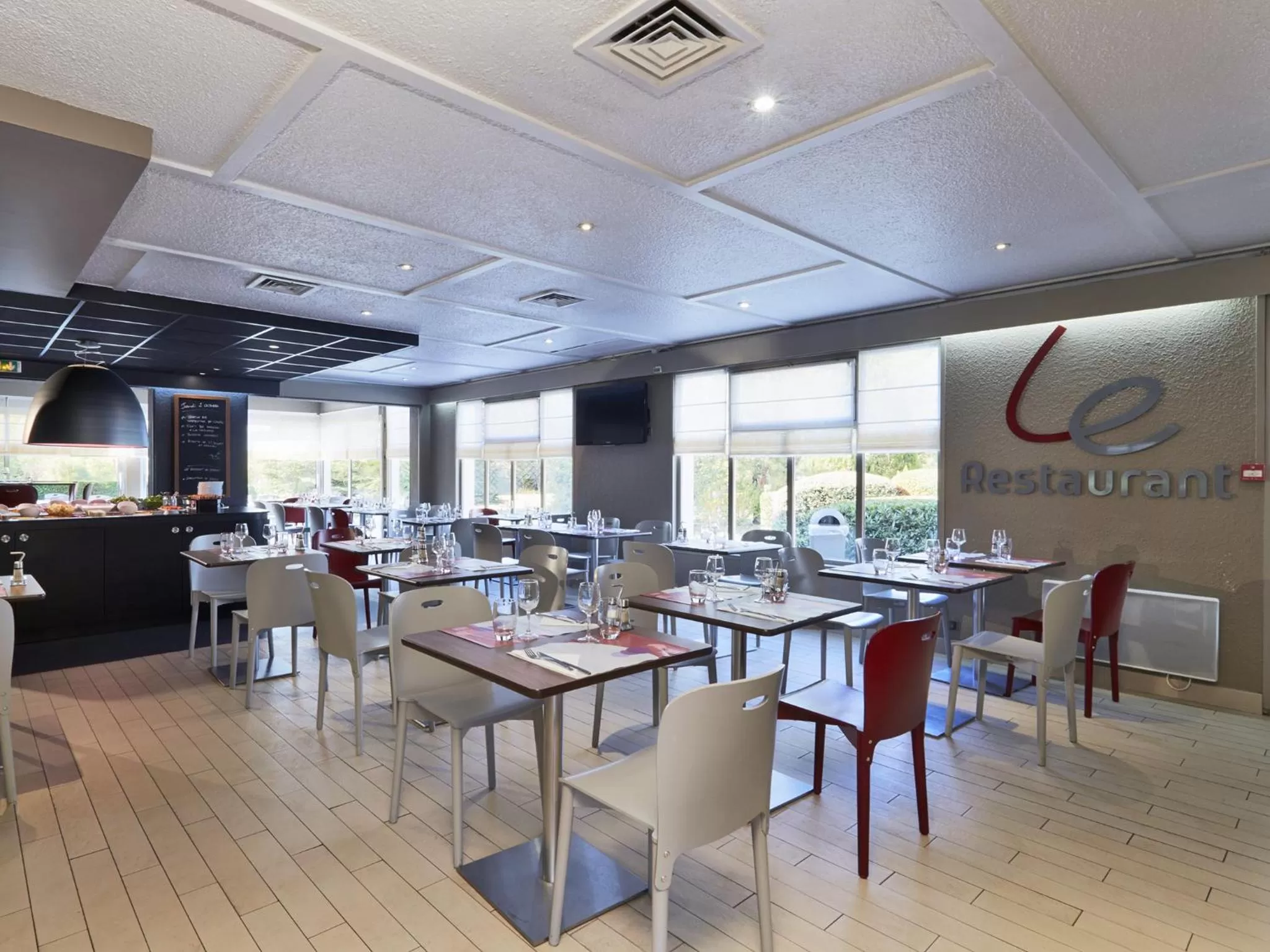 Restaurant/places to eat in Campanile Lyon Nord - Ecully