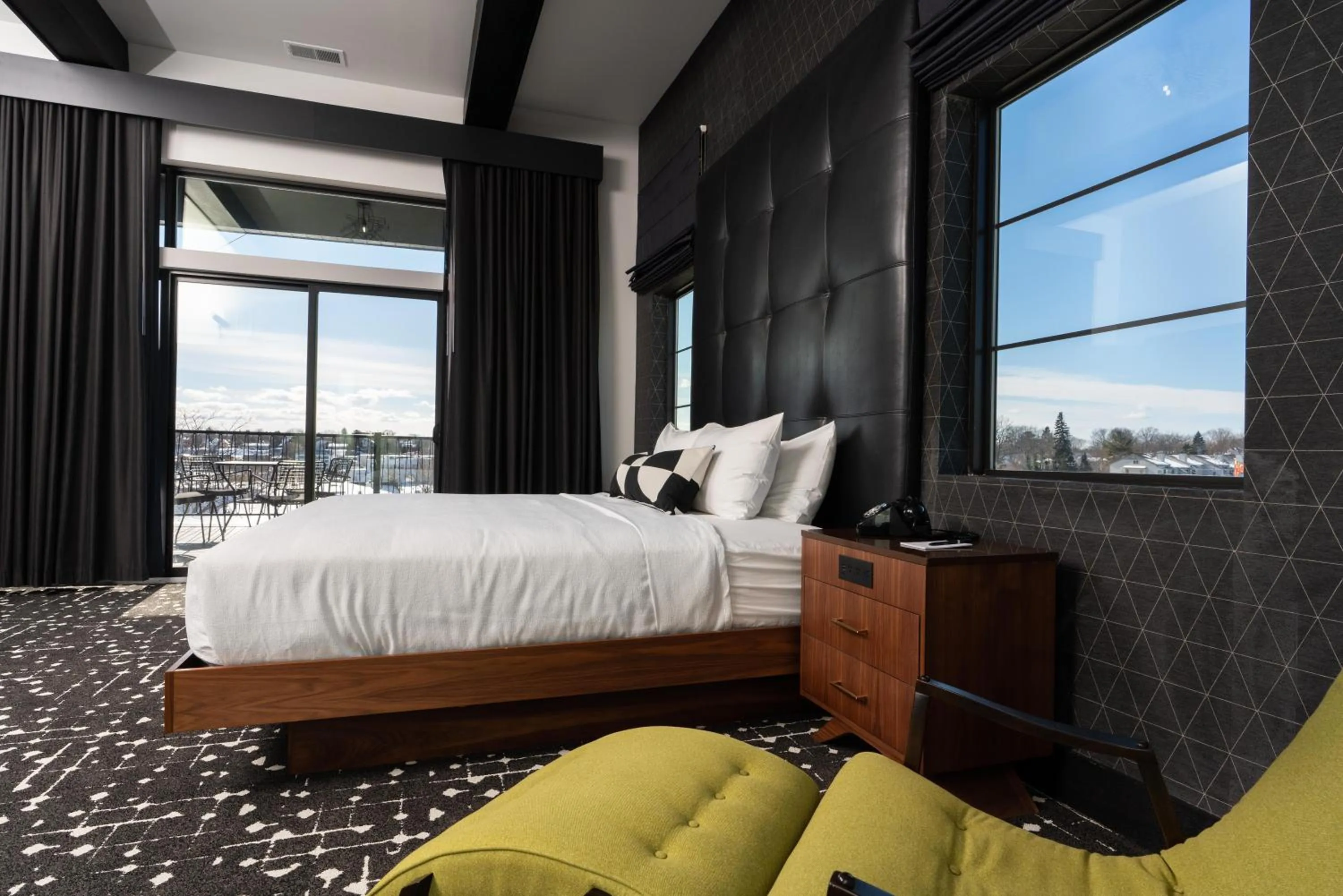 Bed in The Earl in Charlevoix