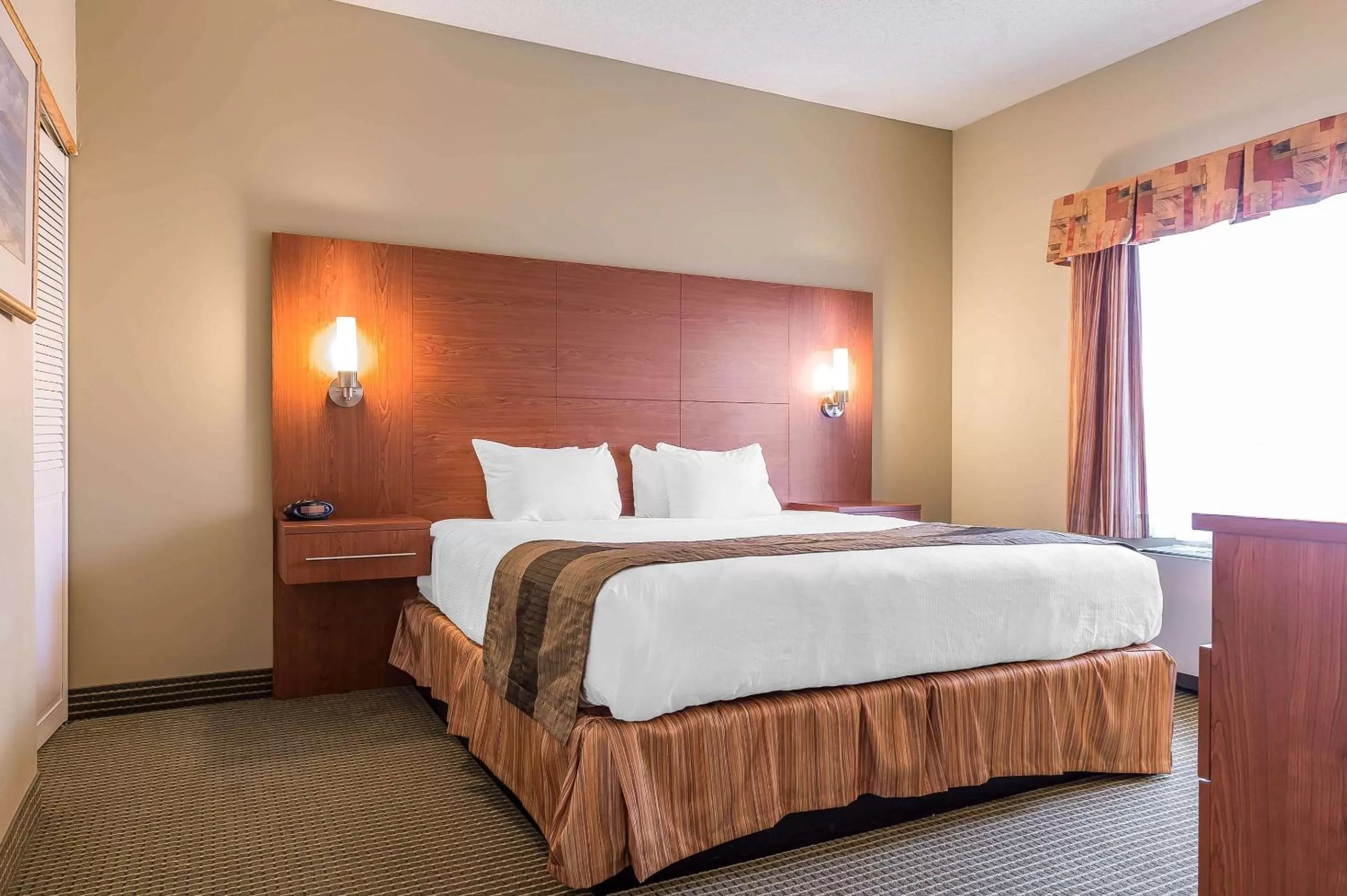 Bedroom, Bed in Quality Inn & Suites