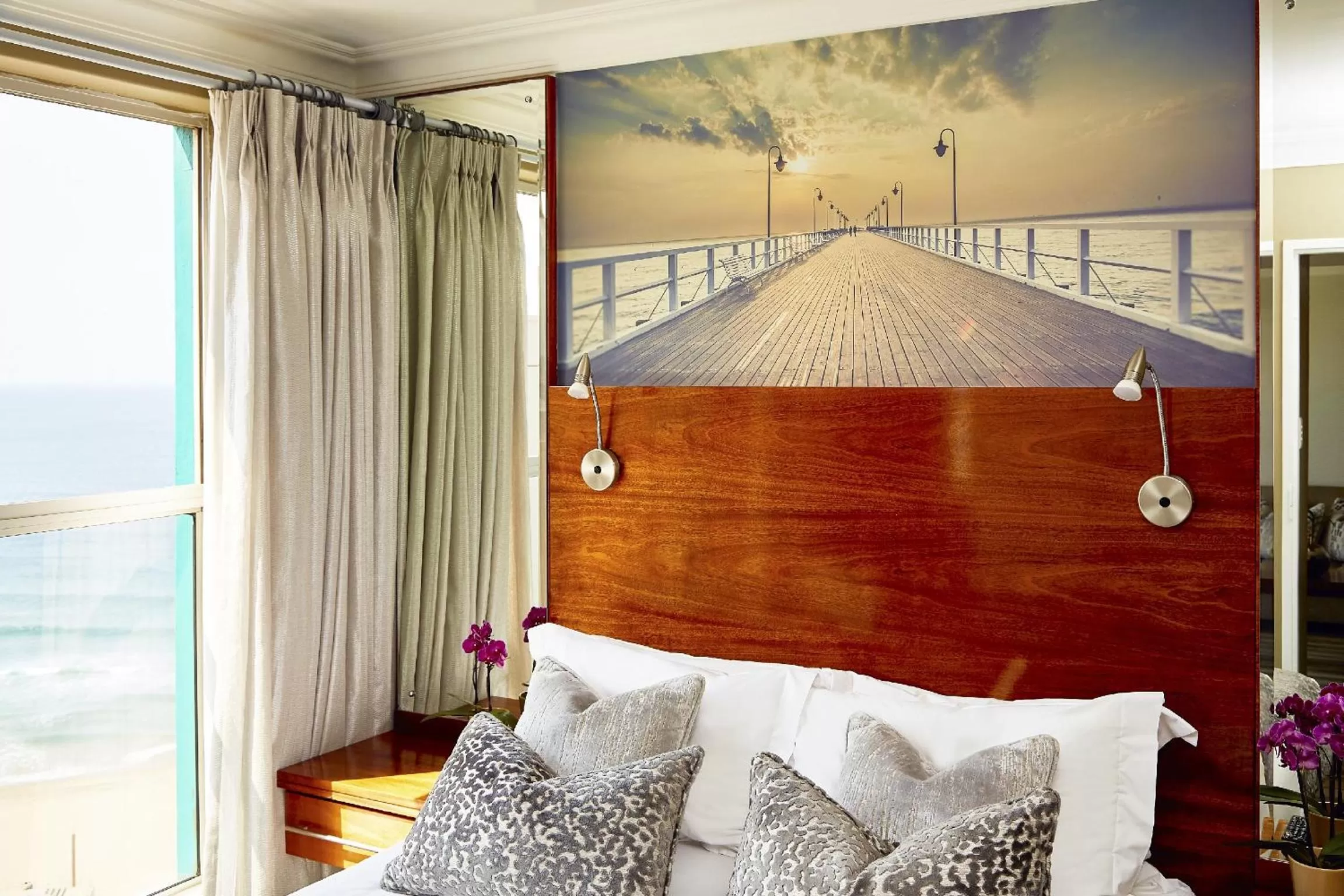 Bedroom, Bed in First Group The Palace All-Suite