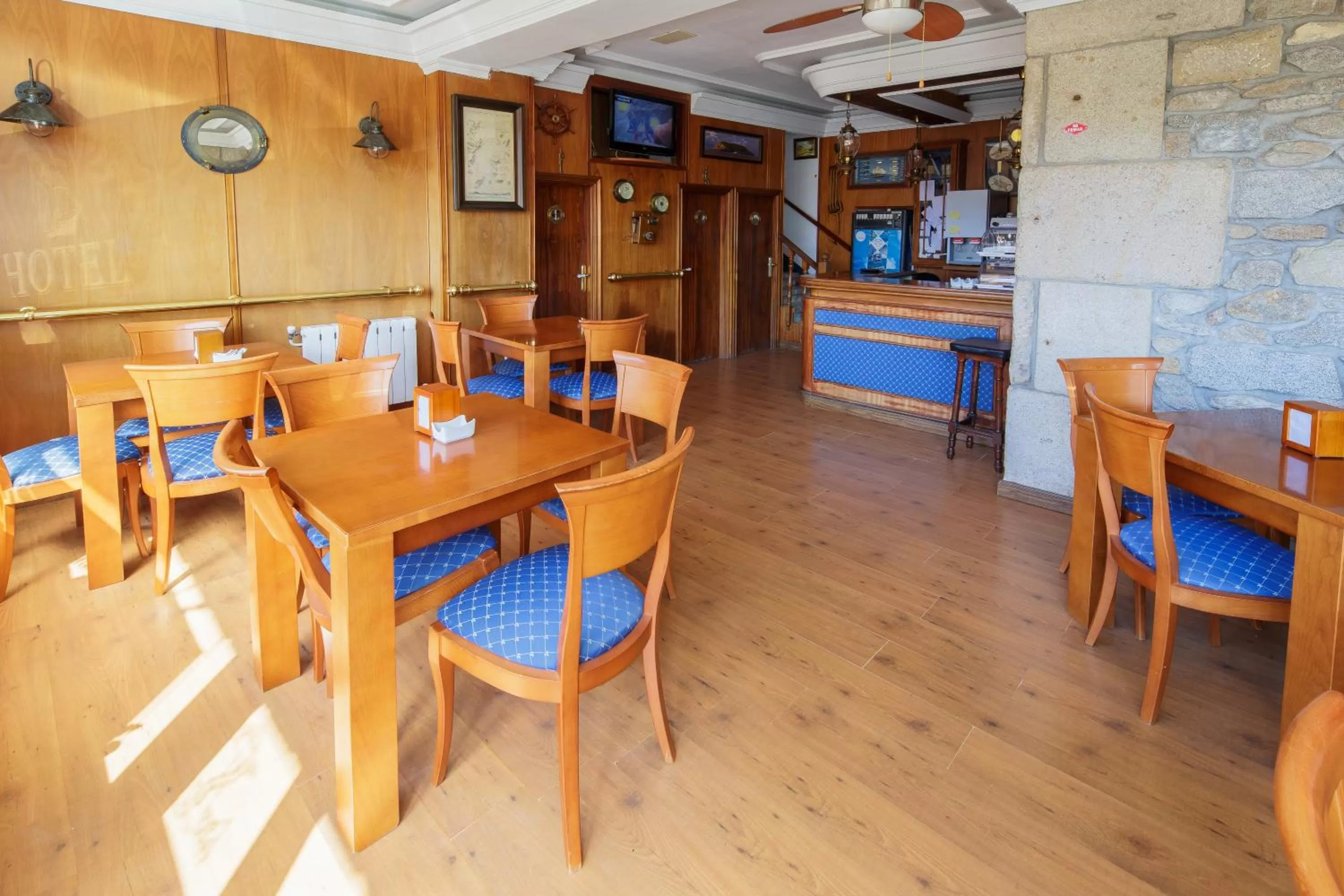 Lounge or bar in As Areas I