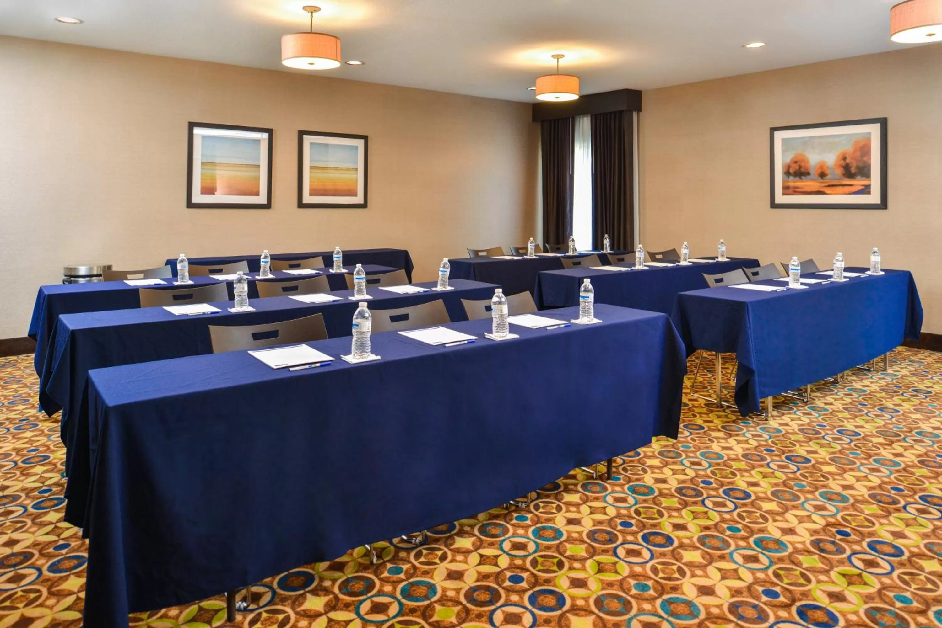 Meeting/conference room in Holiday Inn Express & Suites Topeka West I-70 Wanamaker by IHG