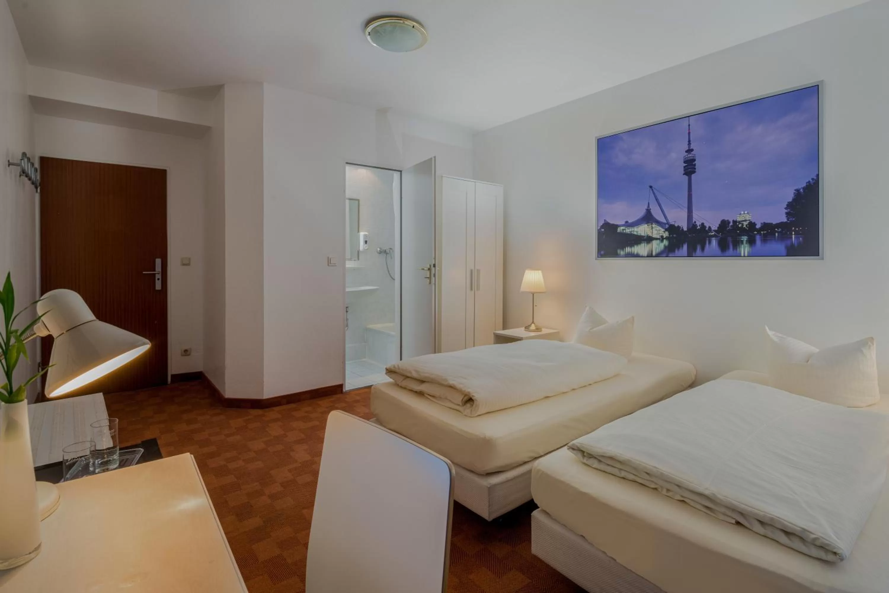 Photo of the whole room, Bed in Hotel Fidelio