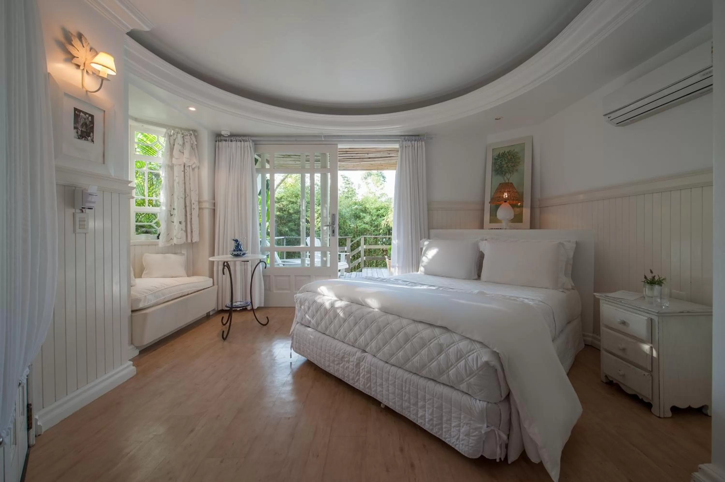 Restaurant/places to eat, Bed in Felissimo Exclusive Hotel