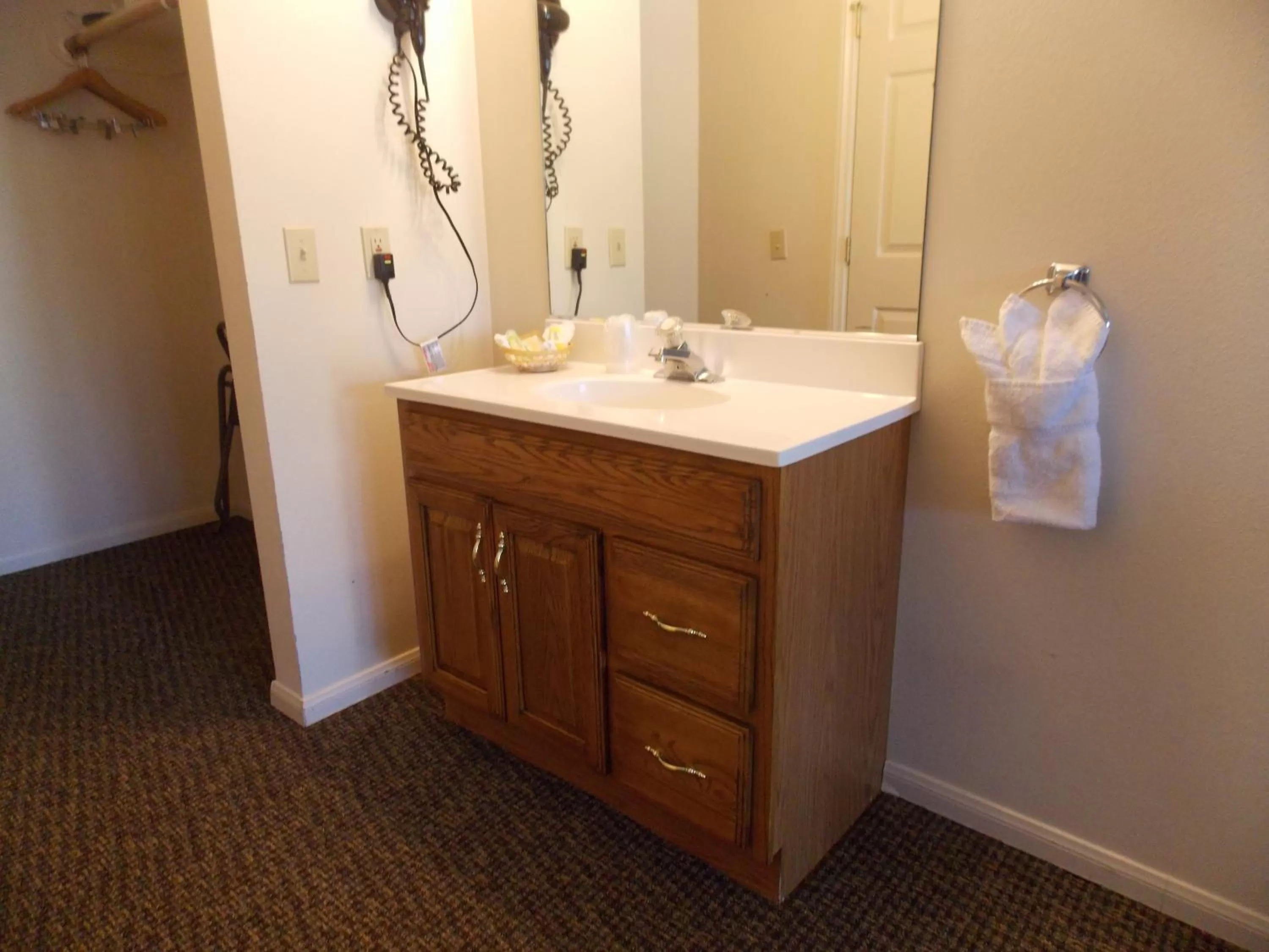 Bathroom in Vintage Lakeside Inn
