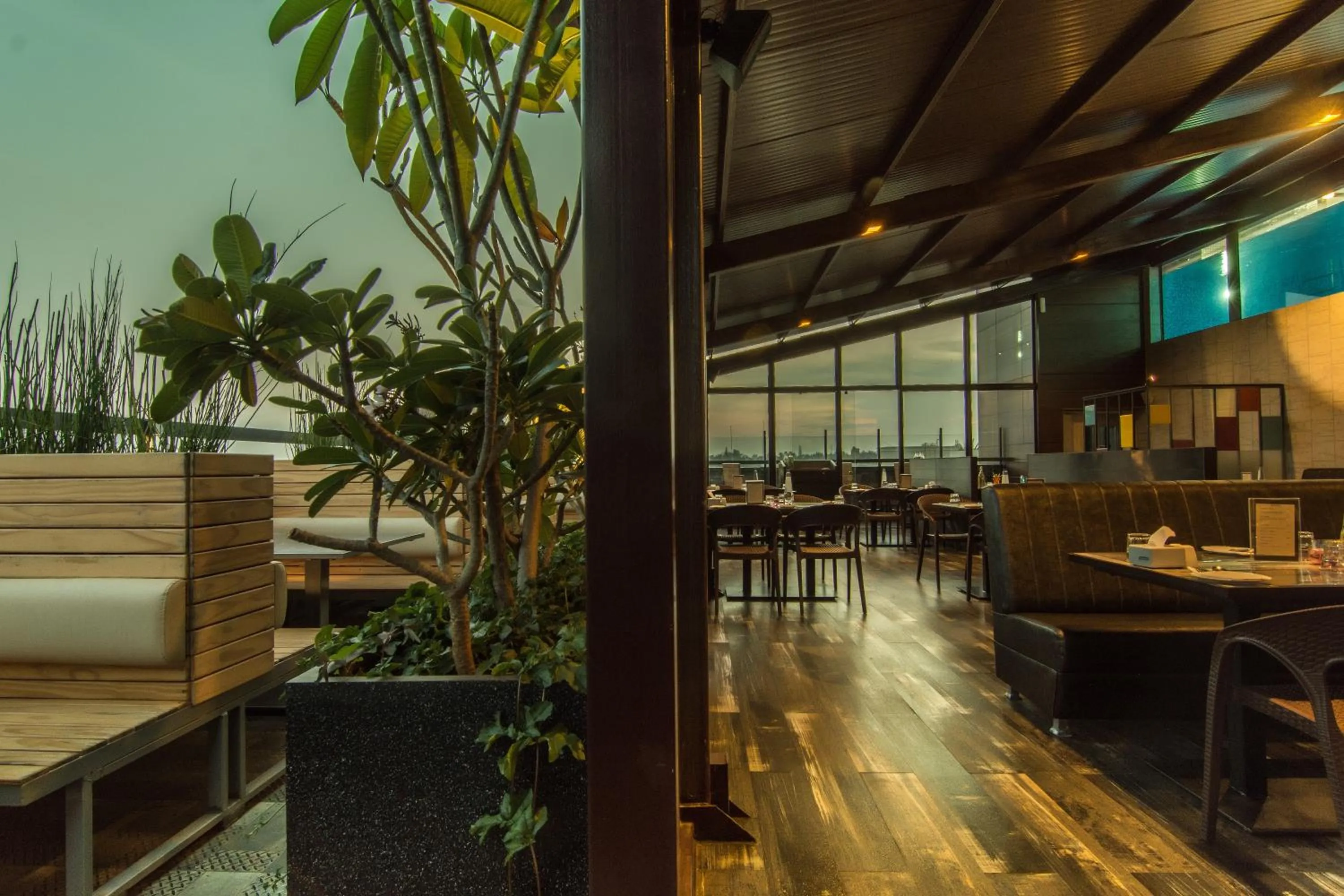 Restaurant/places to eat in Roopa Elite