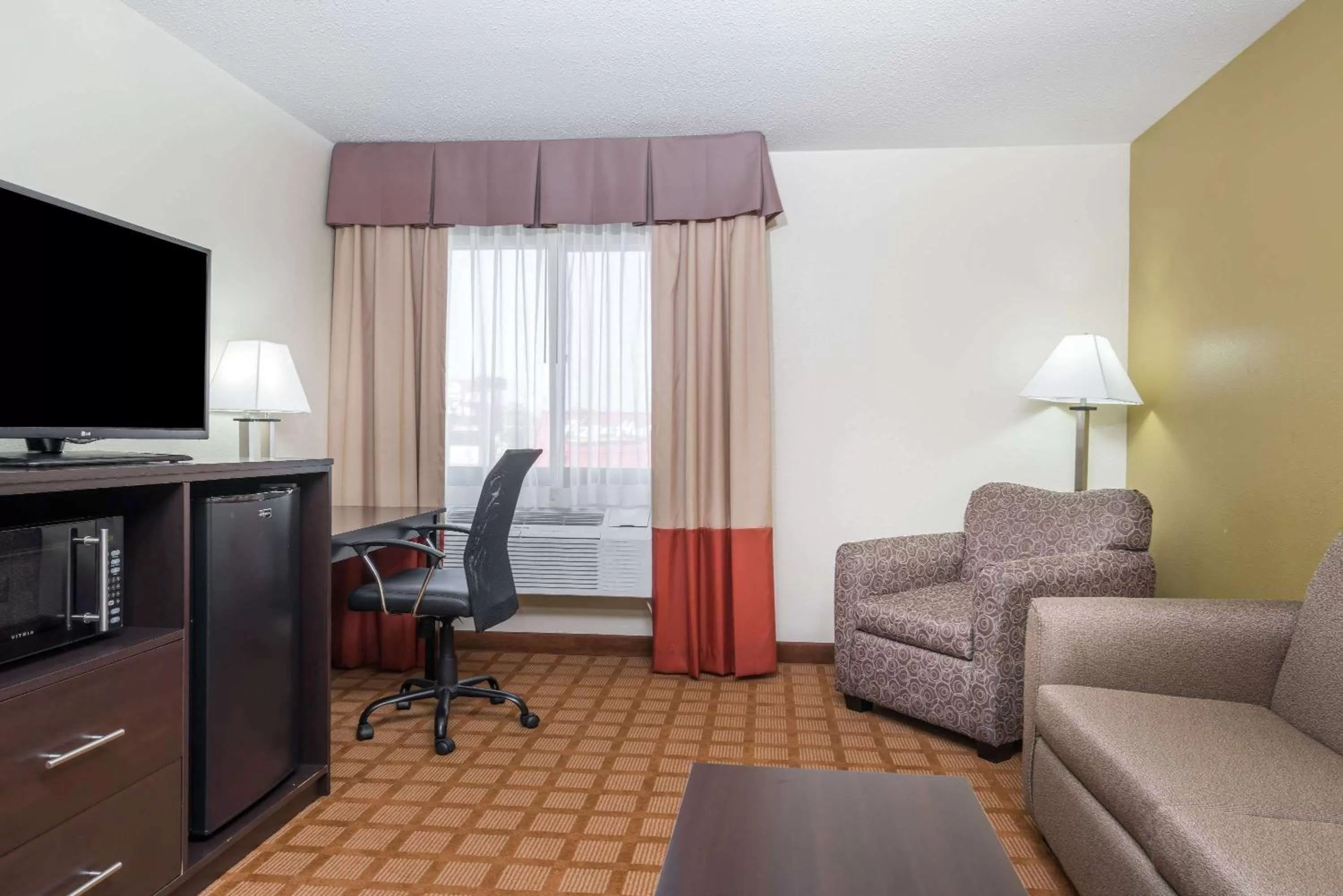 Photo of the whole room in Super 8 by Wyndham Rice Lake