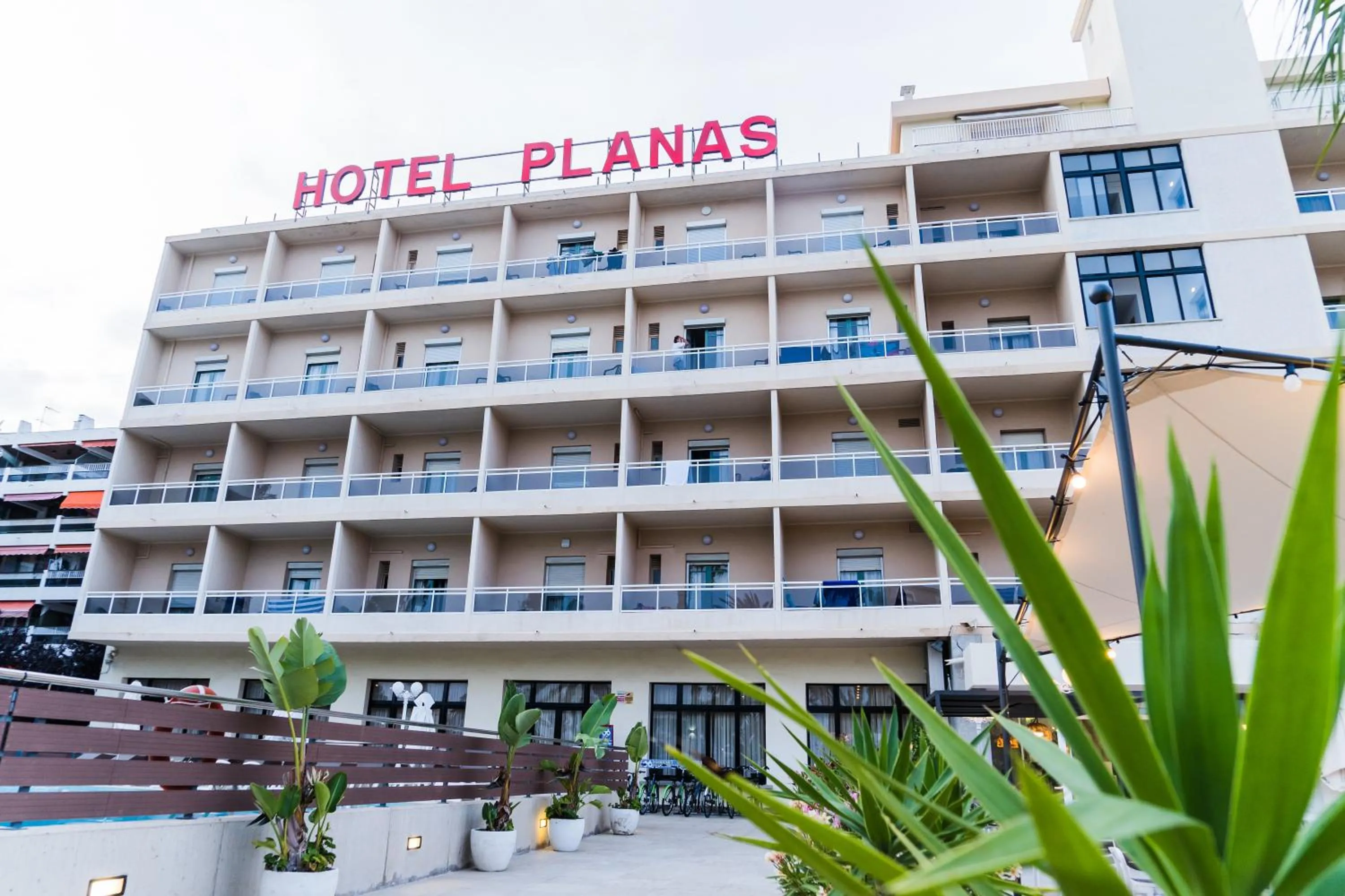 Property building in Hotel Planas