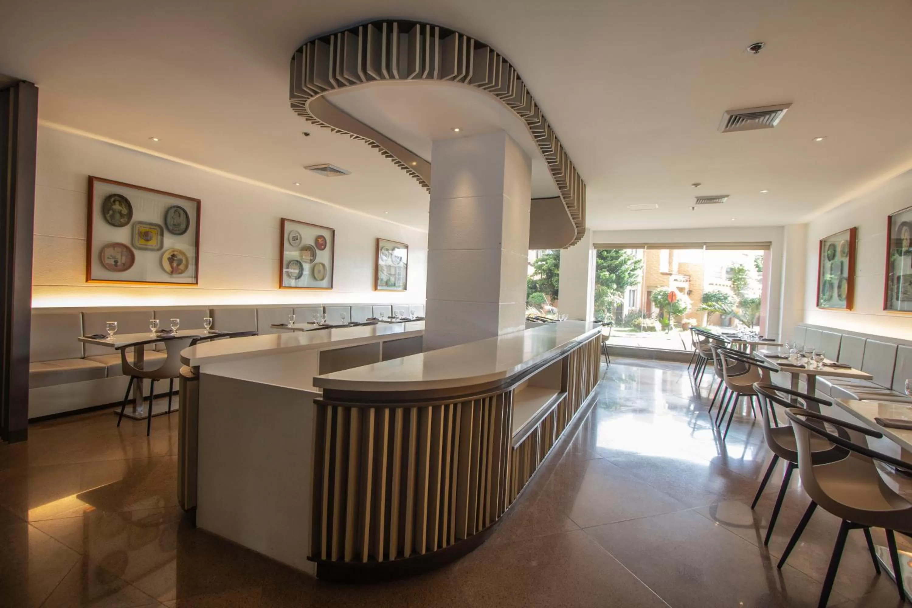 Restaurant/places to eat in Crown Regency Suites Mactan