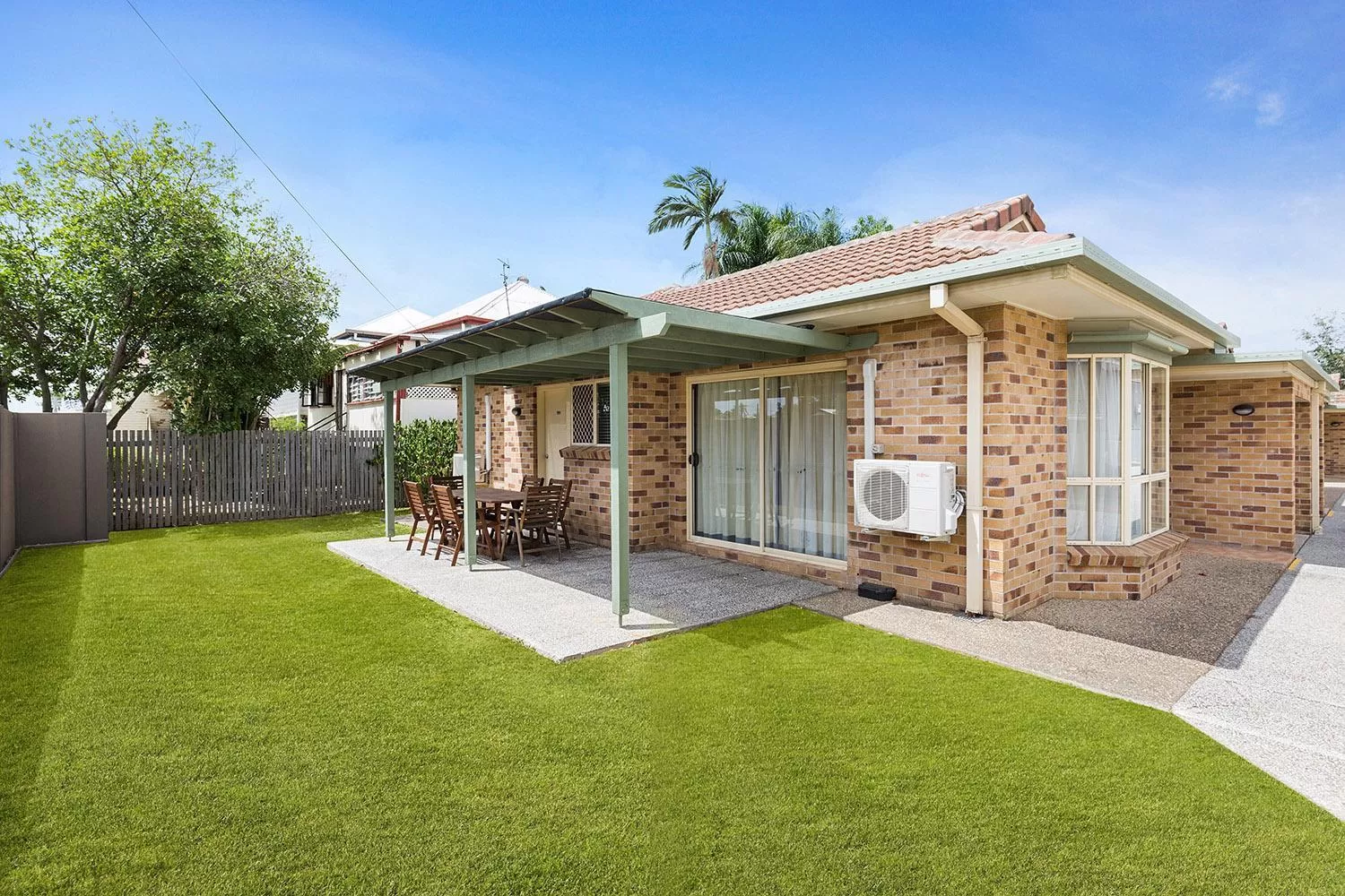 Patio in The Stirling Motel