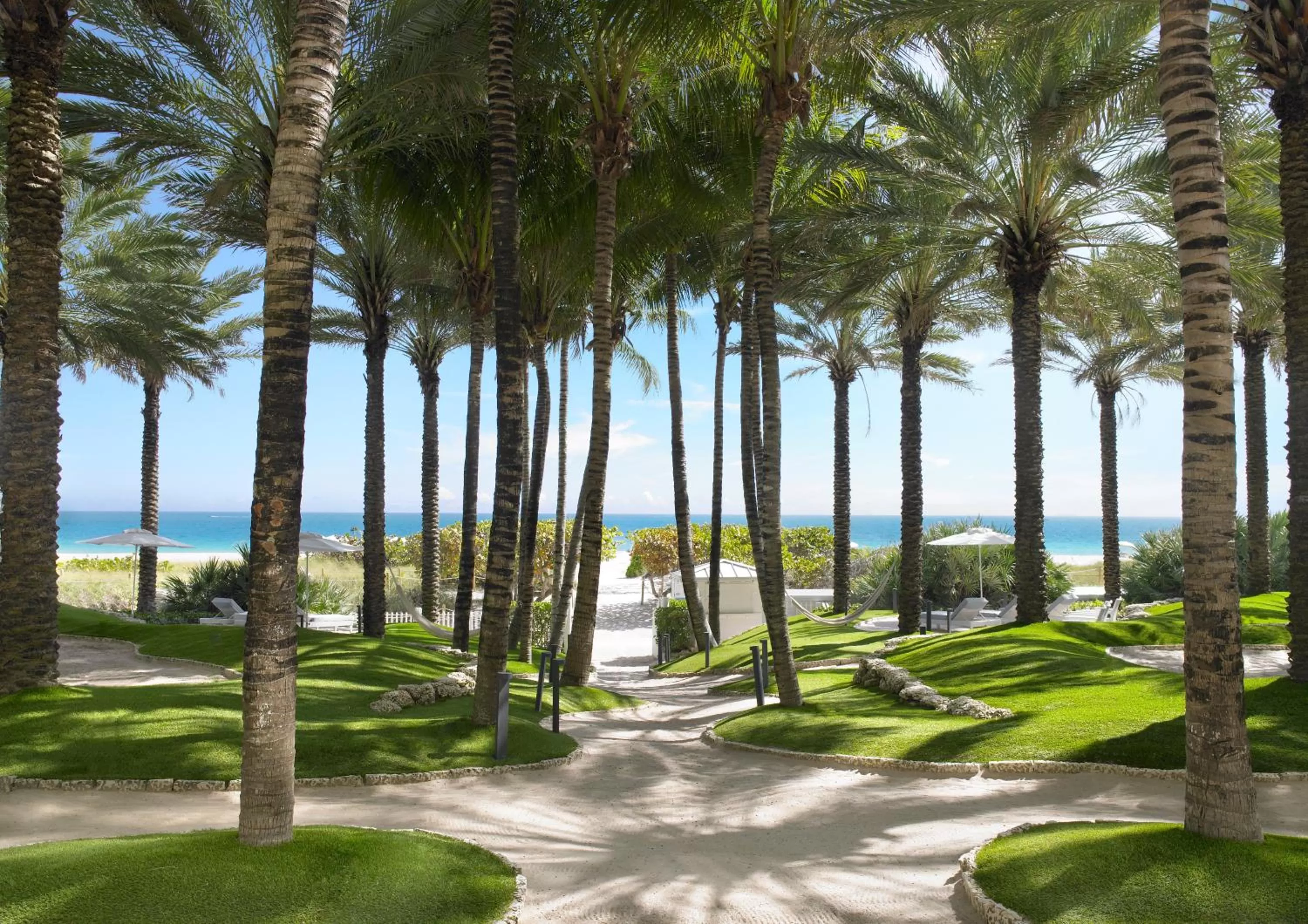 Garden in Grand Beach Hotel Surfside