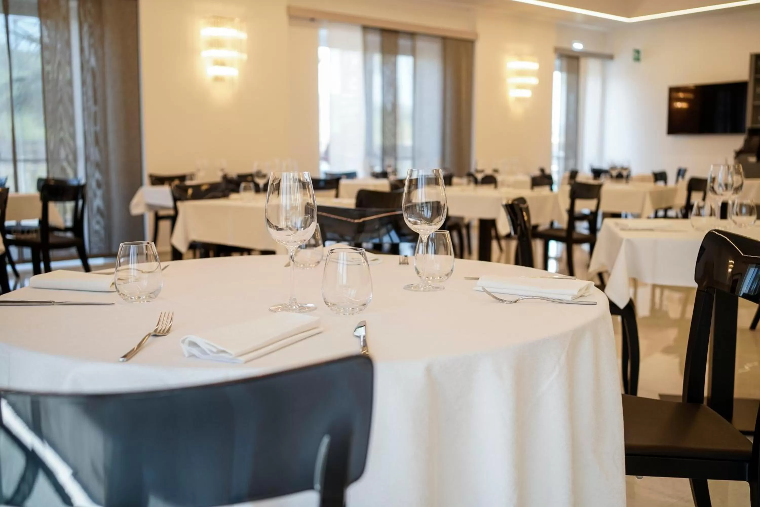 Restaurant/places to eat in PM Hotel