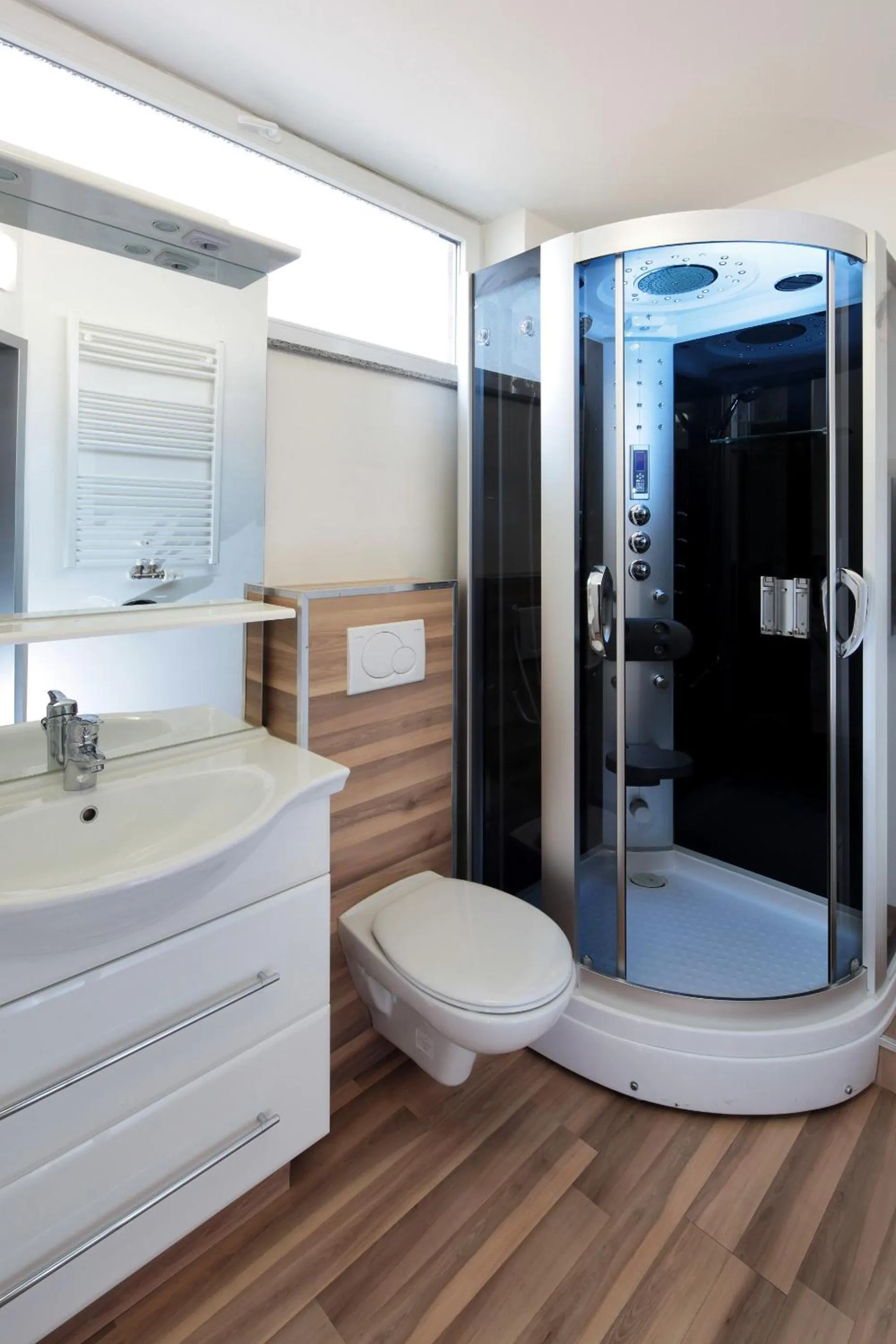 Shower in Petul Apart Hotel Residenz