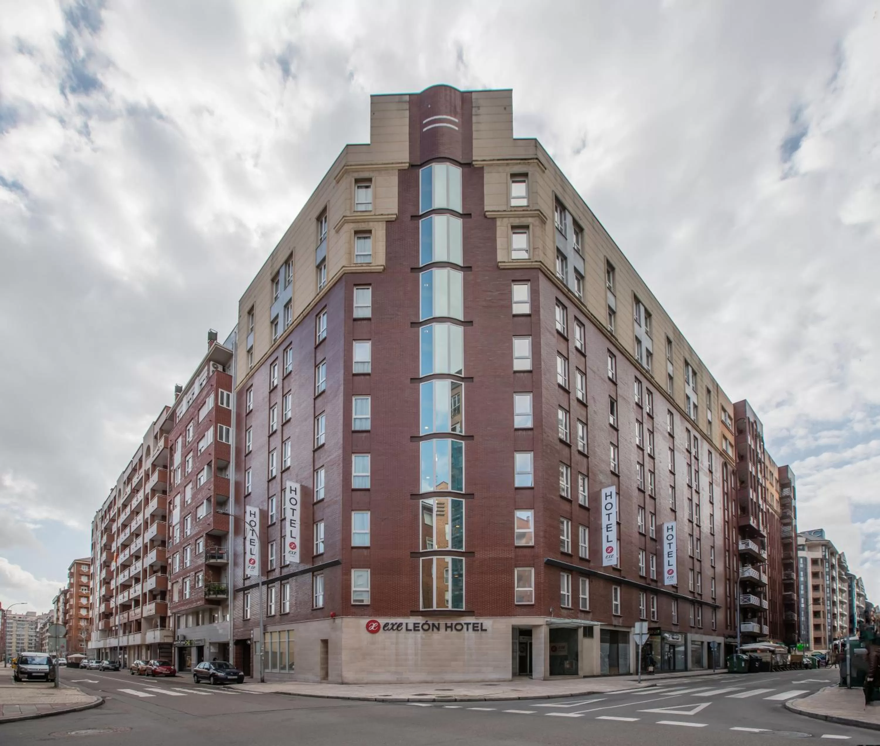 Property building in Exe León