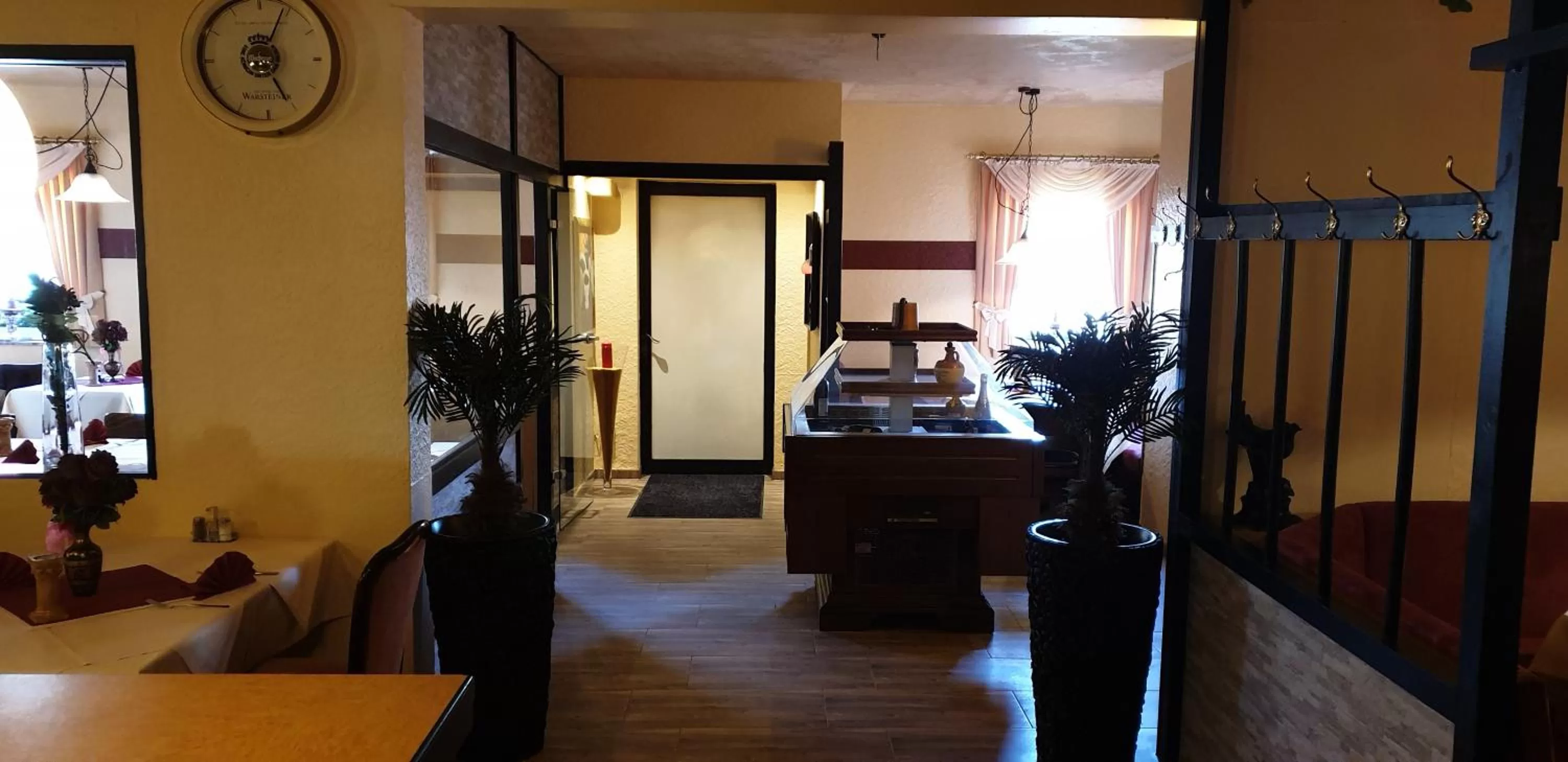 Restaurant/places to eat in La Fontana