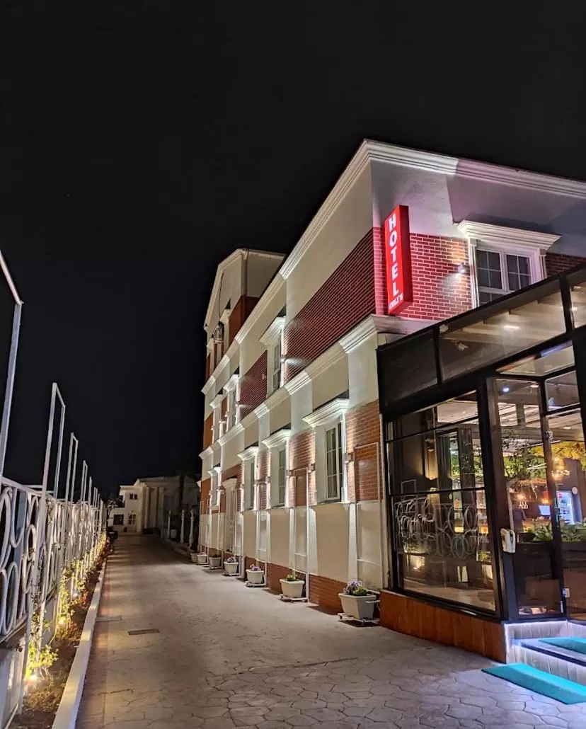 Property building in Hotel Colis