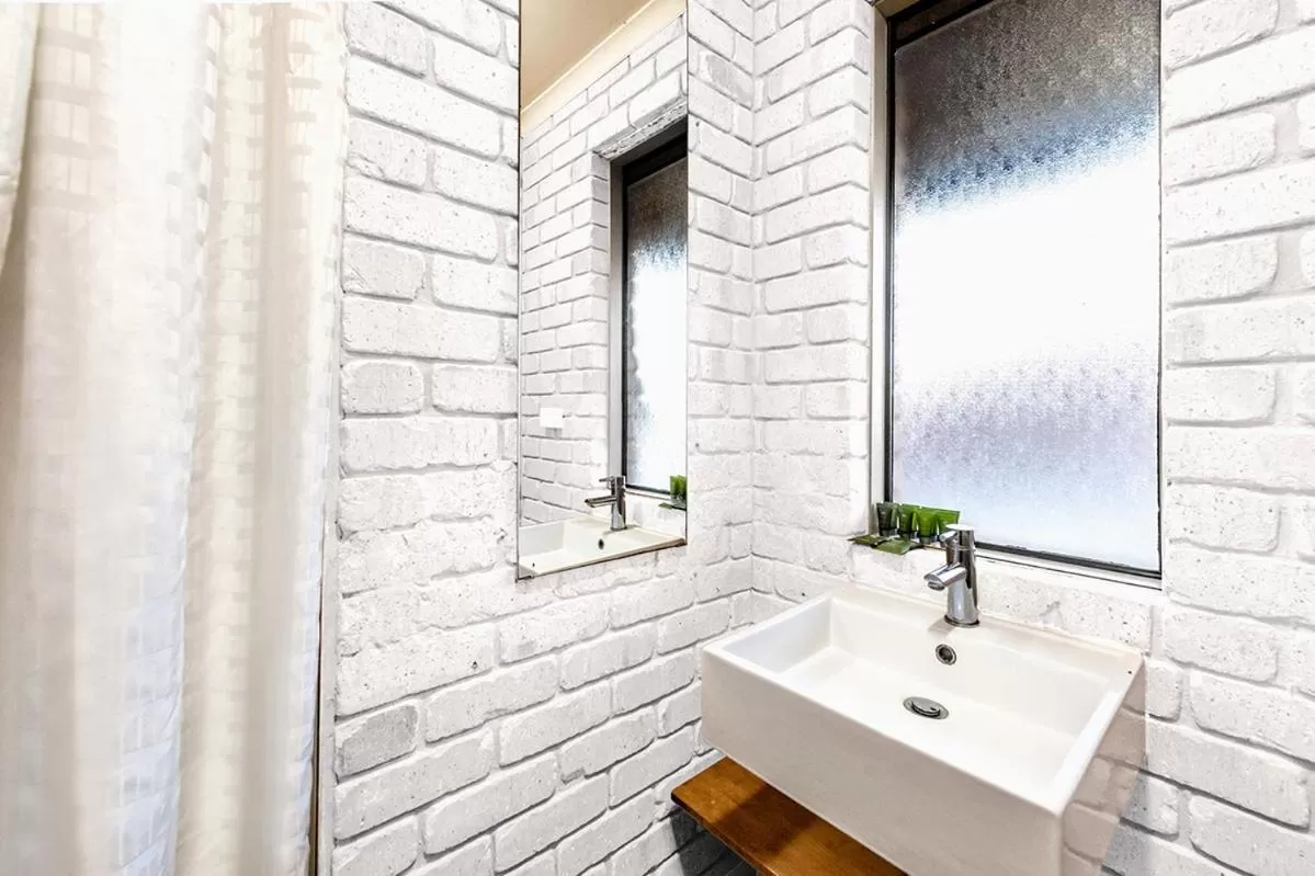 Bathroom in Geraldton's Ocean West Holiday Units & Short Stay Accommodation