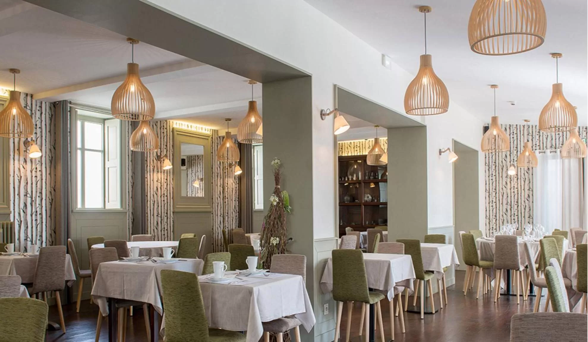 Restaurant/places to eat in Logis Hôtel Tante Yvonne & son restaurant semi-gastronomique - Lyon Nord