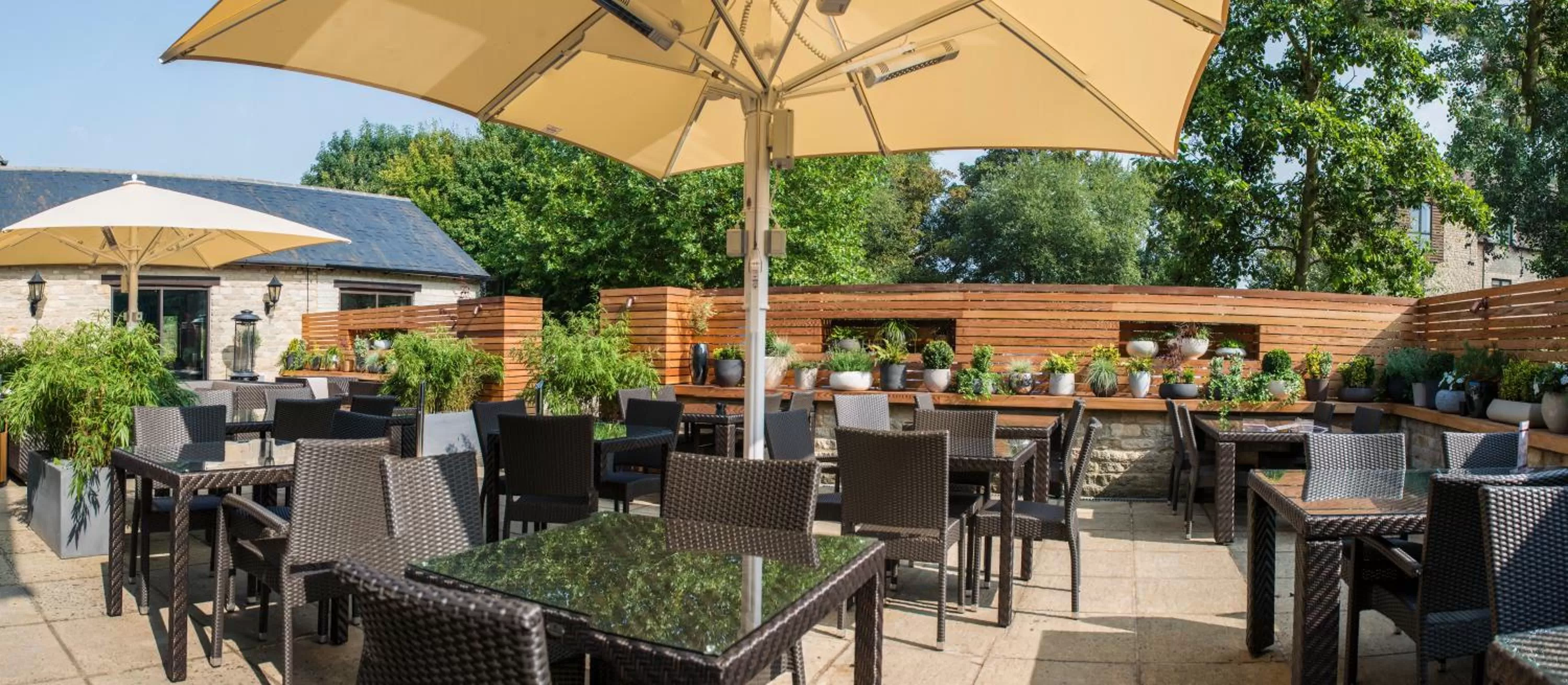 Patio in voco Oxford Spires by IHG