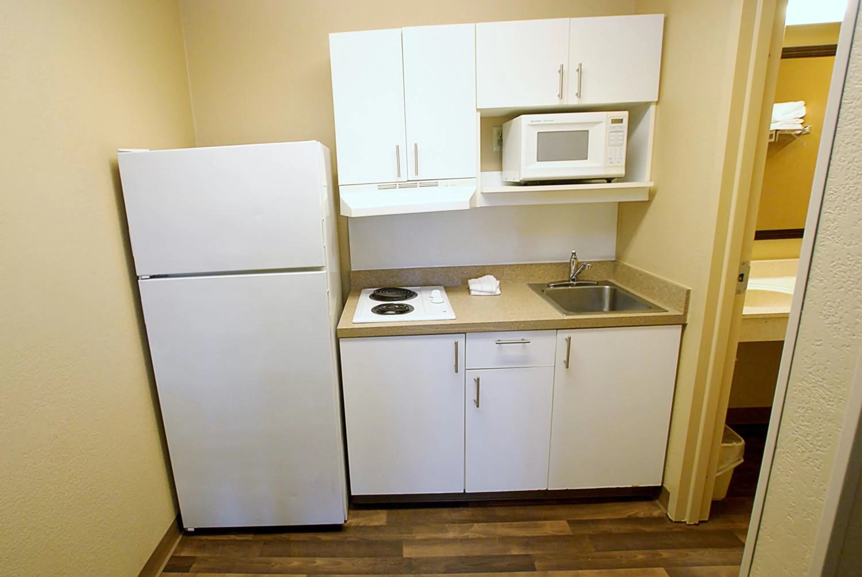 Kitchen or kitchenette in Extended Stay America Suites - Cincinnati - Springdale - I-275