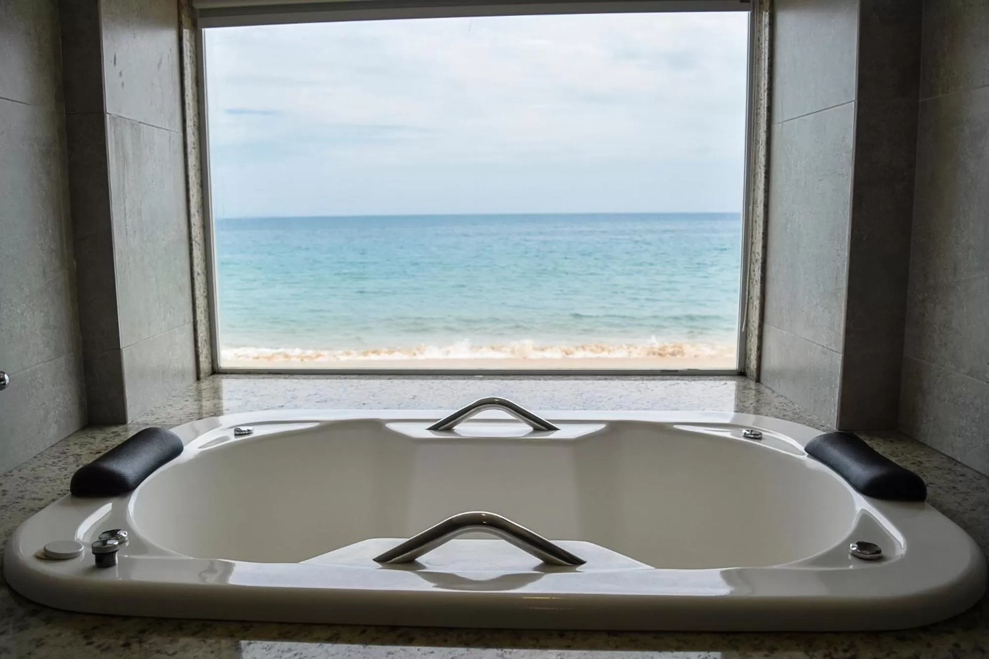 Hot Tub, Bathroom in Vila Bela-Emília