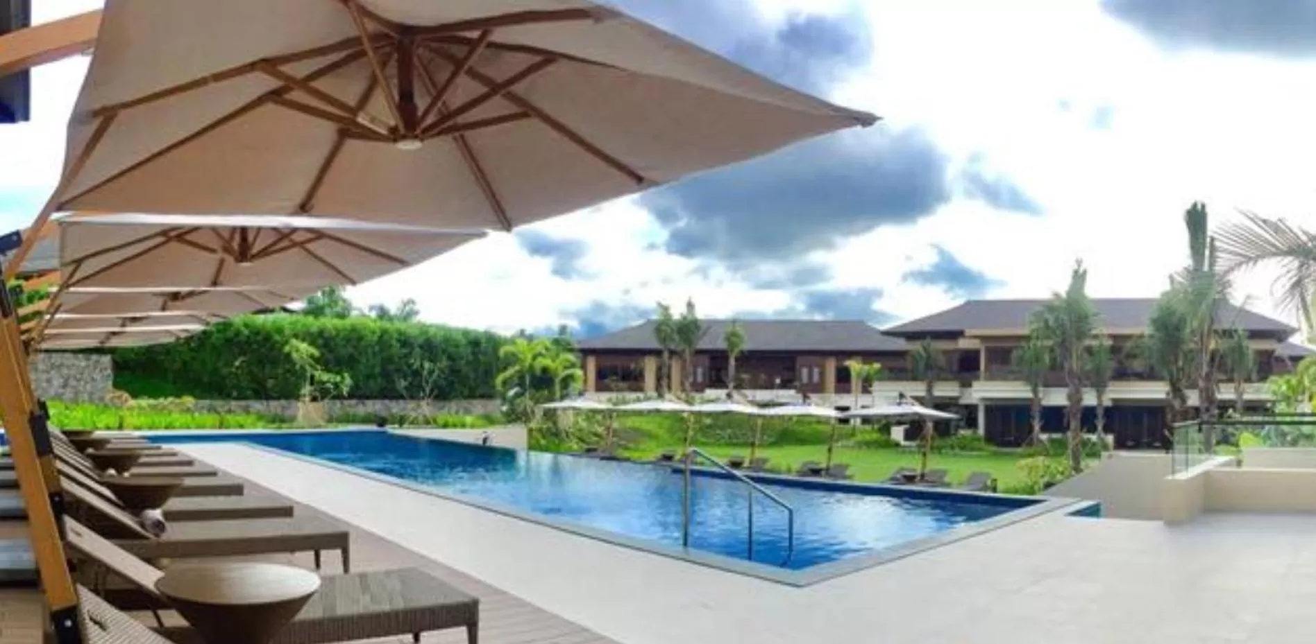 Swimming pool in Anya Resort Tagaytay