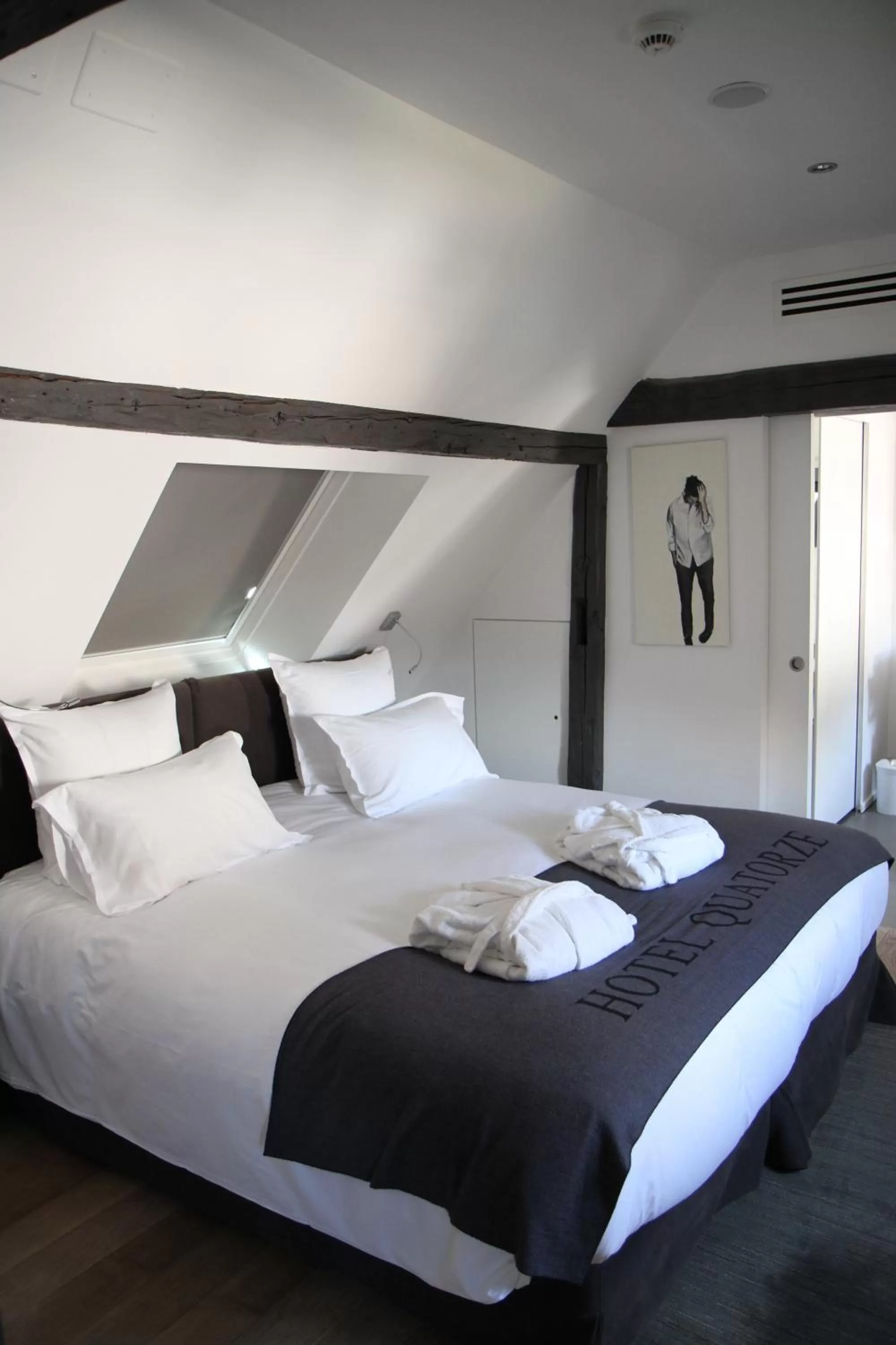 Bedroom, Bed in Hôtel Quatorze