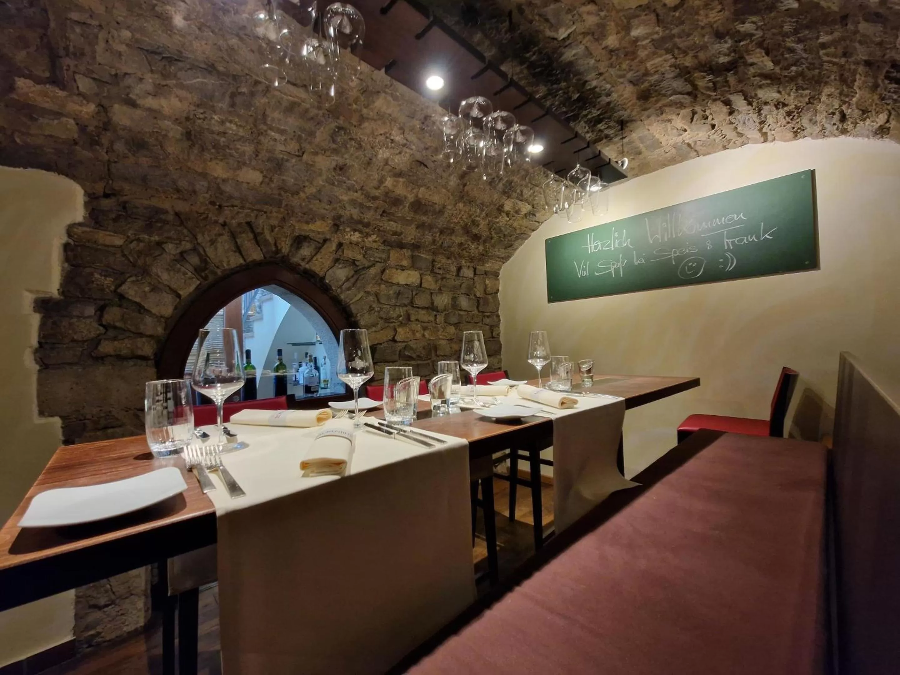 Restaurant/places to eat, TV/Entertainment Center in Laurentius Boutique-Hotel & Restaurant