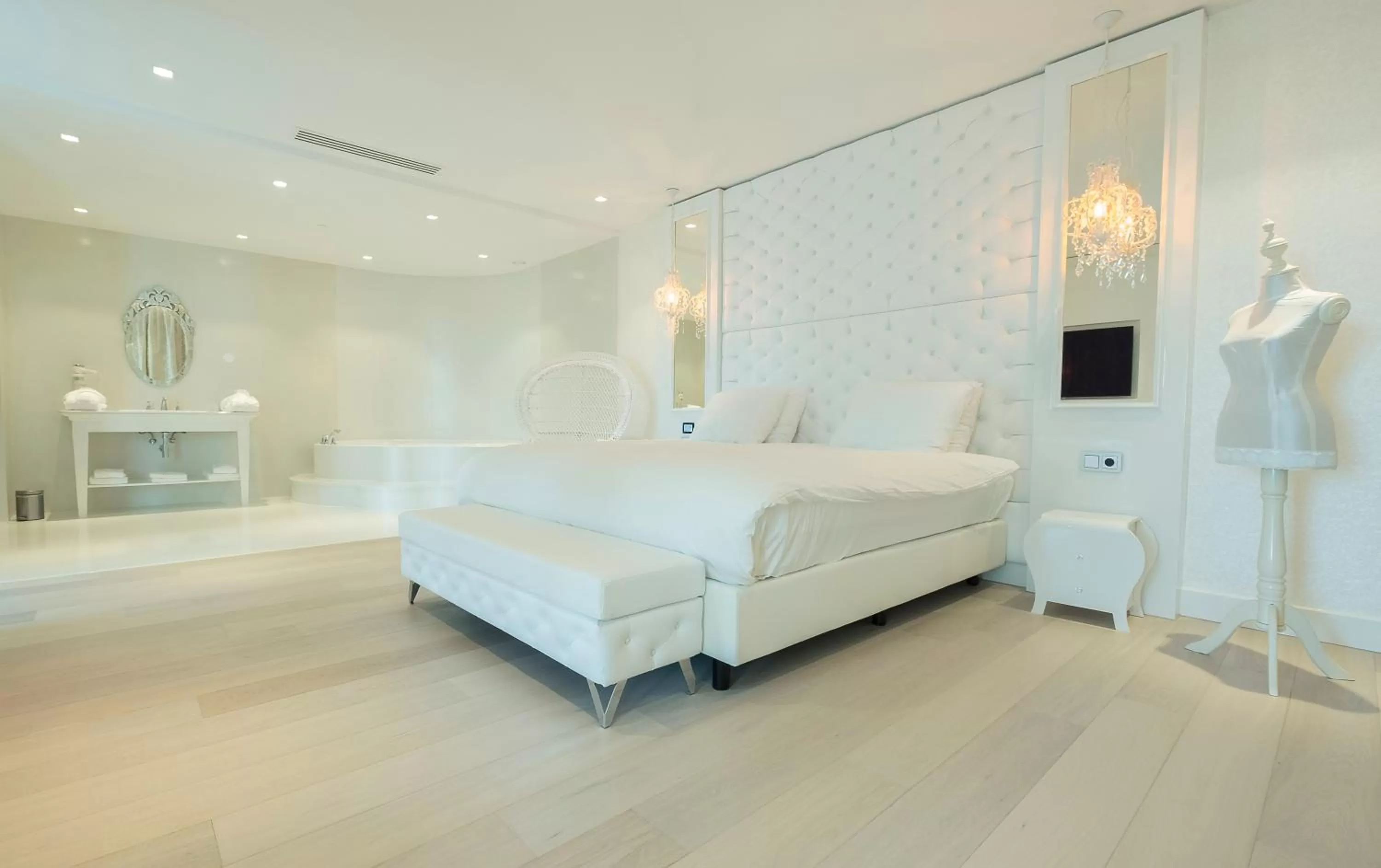 Bedroom, Bed in Van der Valk Hotel Utrecht