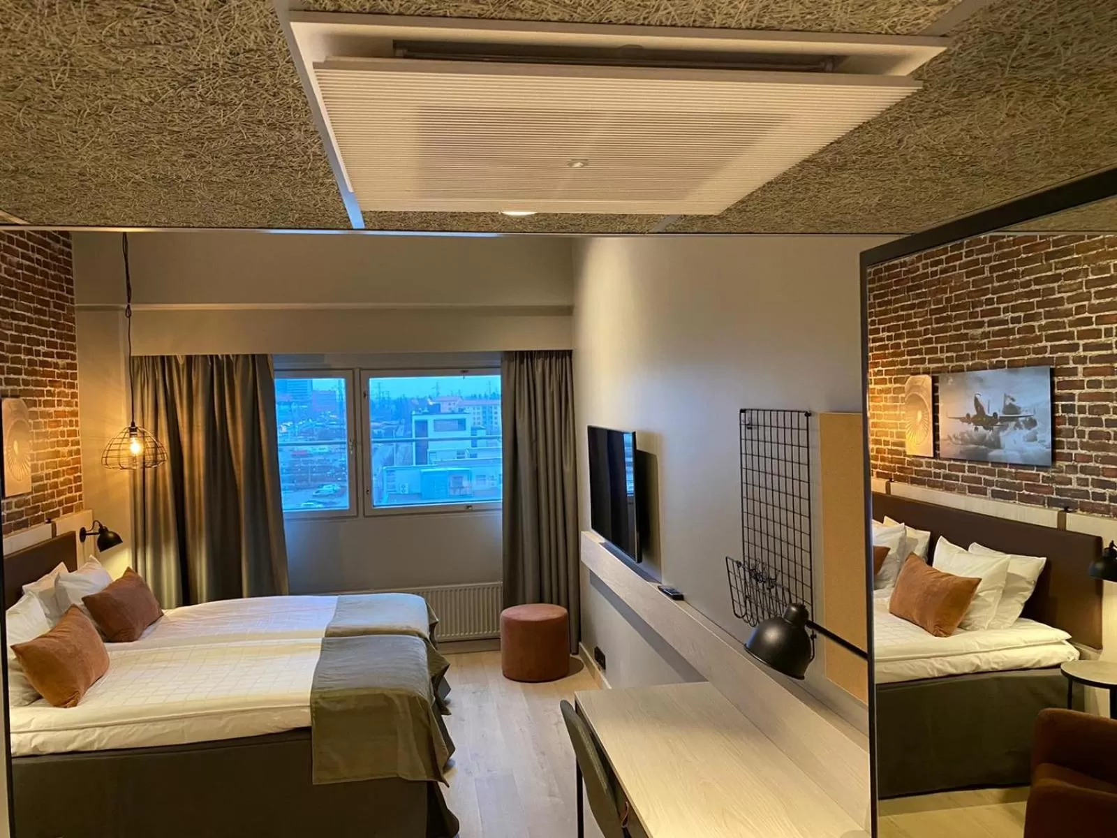 Photo of the whole room, Bed in Skyline Airport Hotel