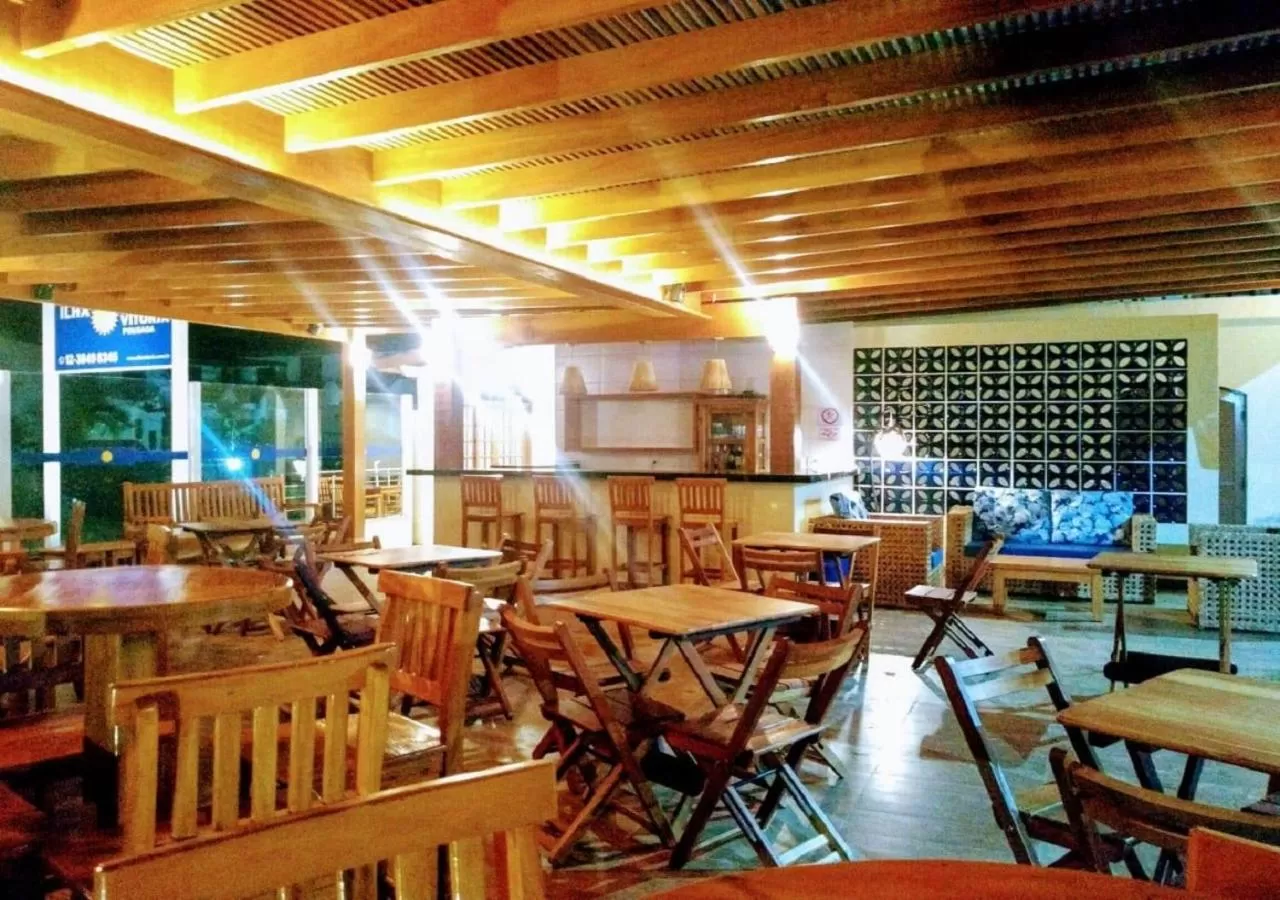 Seating area, Restaurant/Places to Eat in Pousada Ilha Vitoria