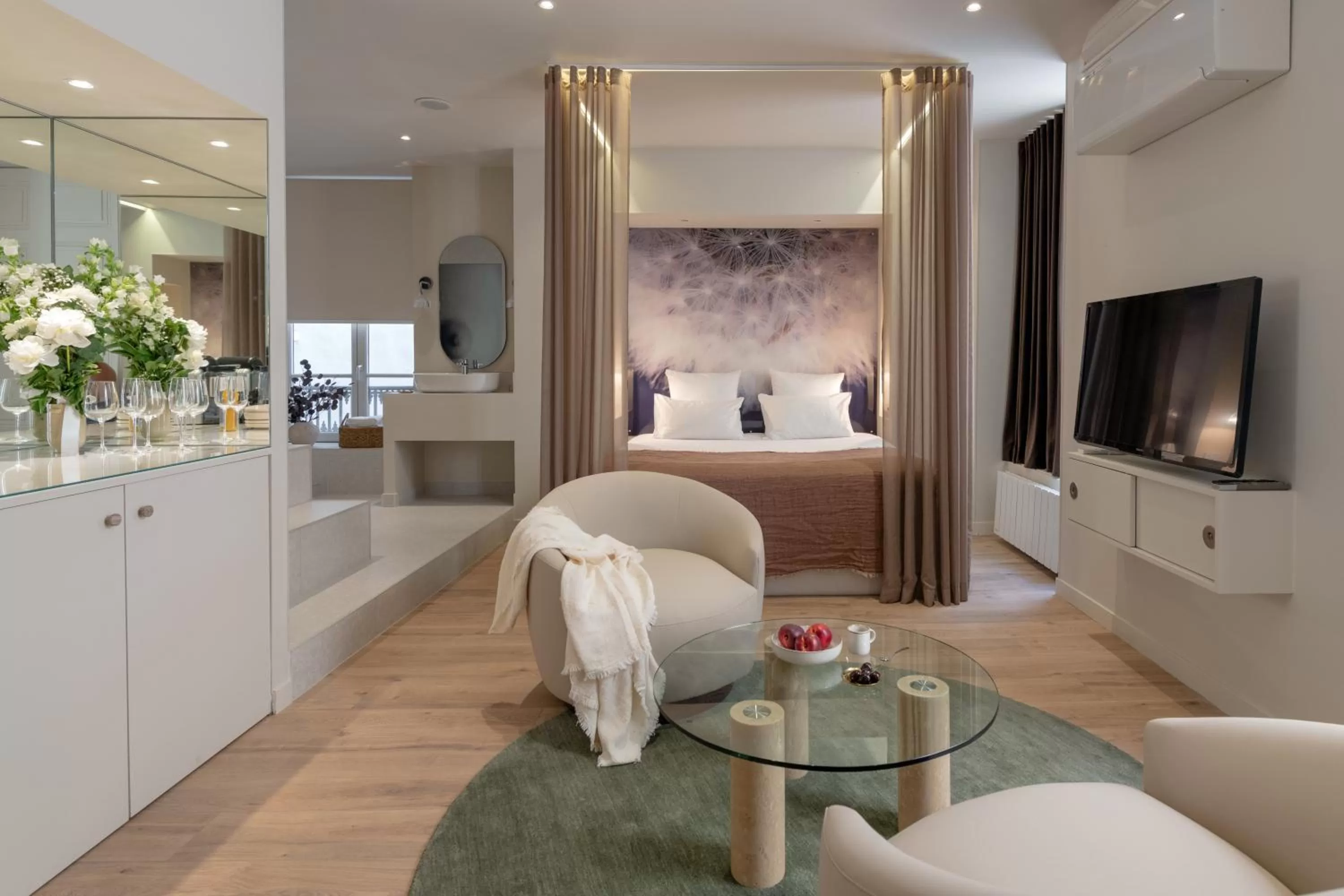 Bed, Seating Area in MiHotel Sala