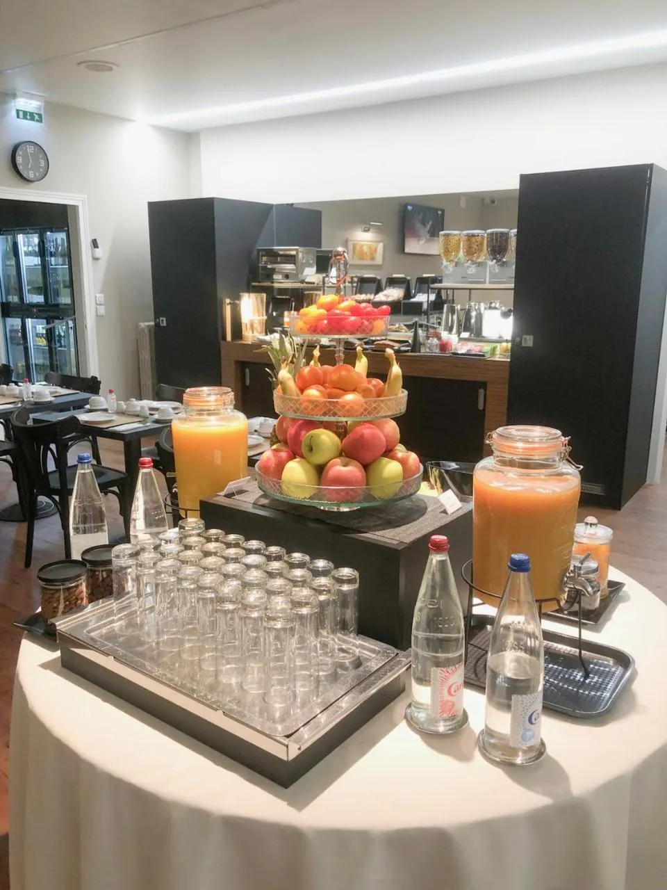 Buffet breakfast in Grand Hôtel Du Tonneau D'Or