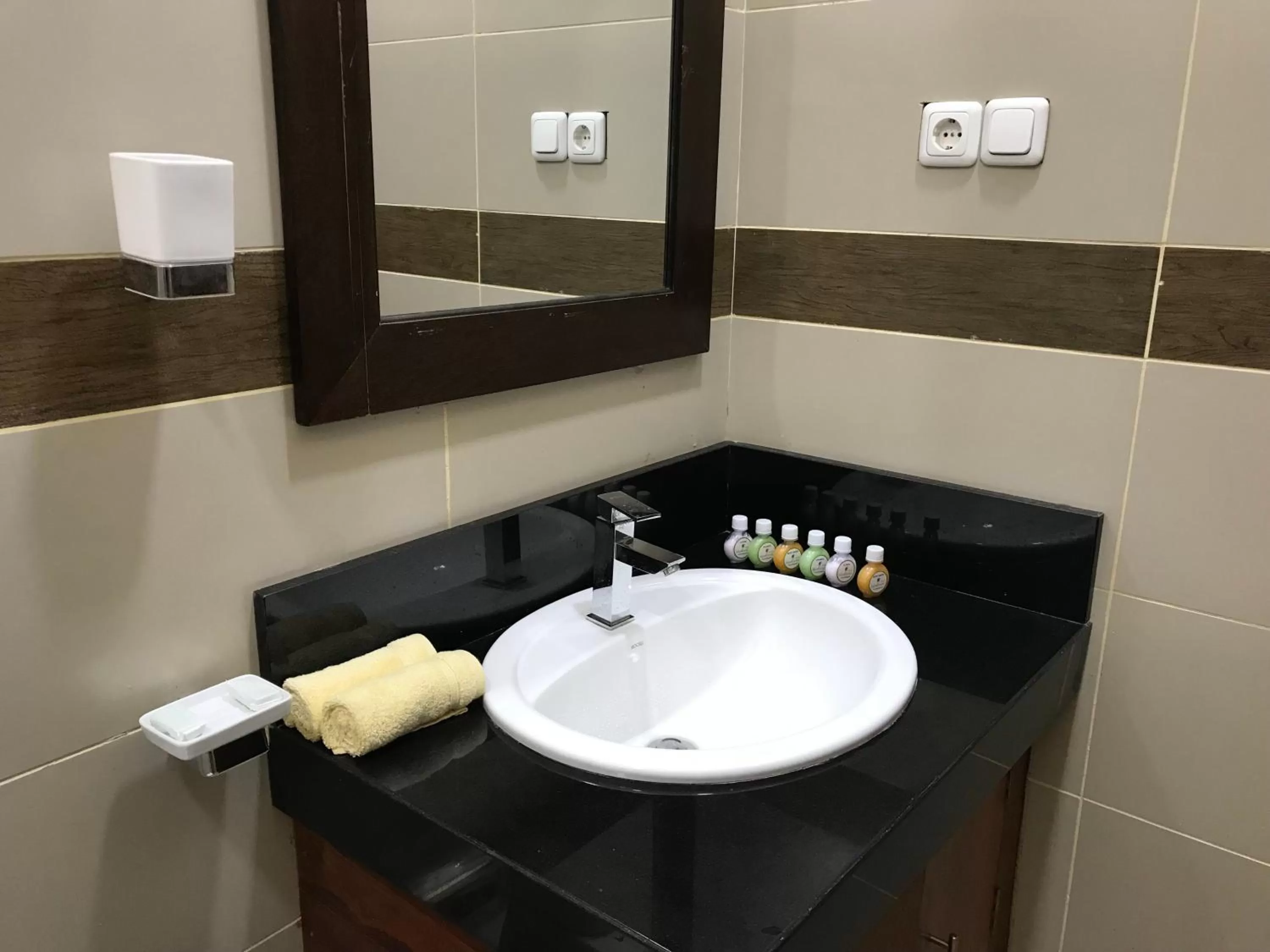 Bathroom in Hotel 4 U Saliya Garden