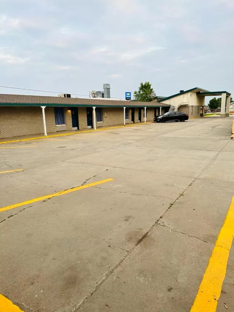 Property building in Travel Inn & Suites